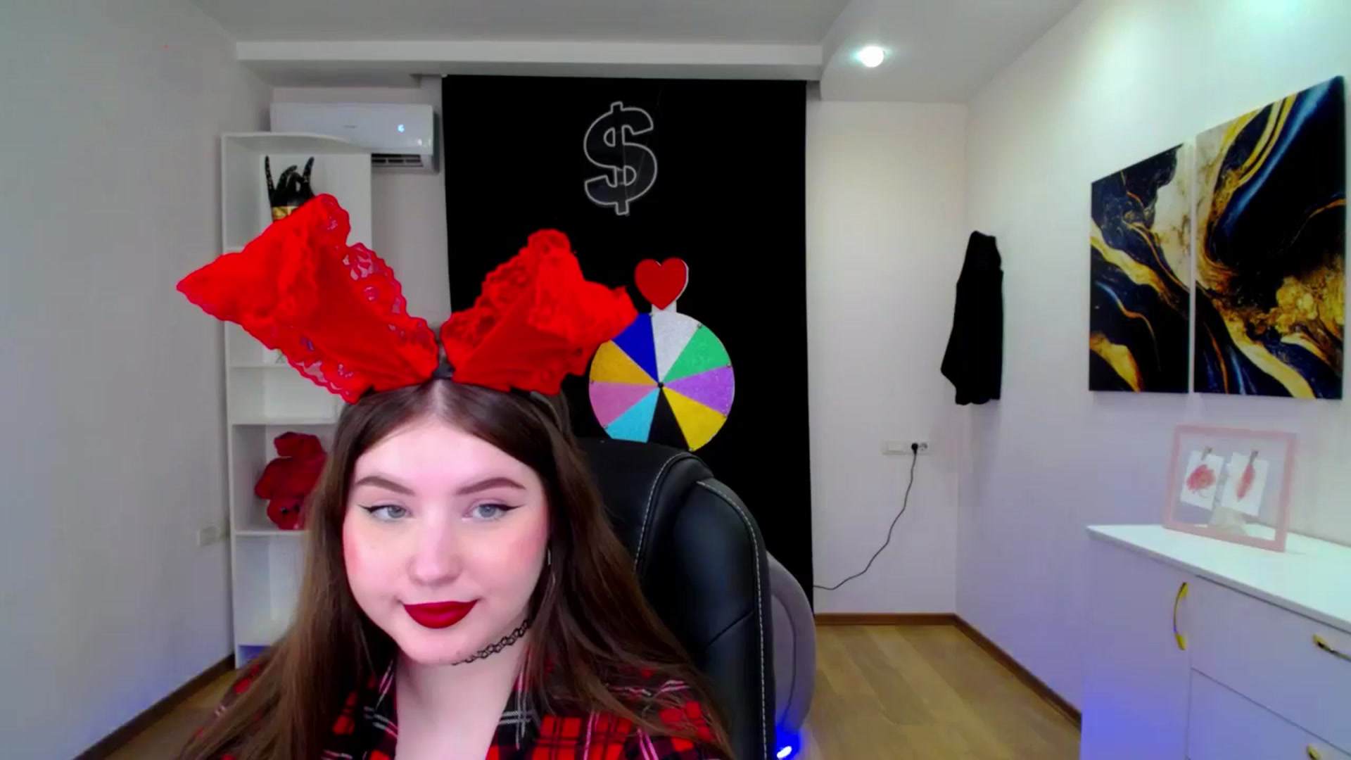 Gallery image thumbnail from AdmireMyEyes's myfreecams stream on, 04/20/2025, 21:10 image 20 of 20