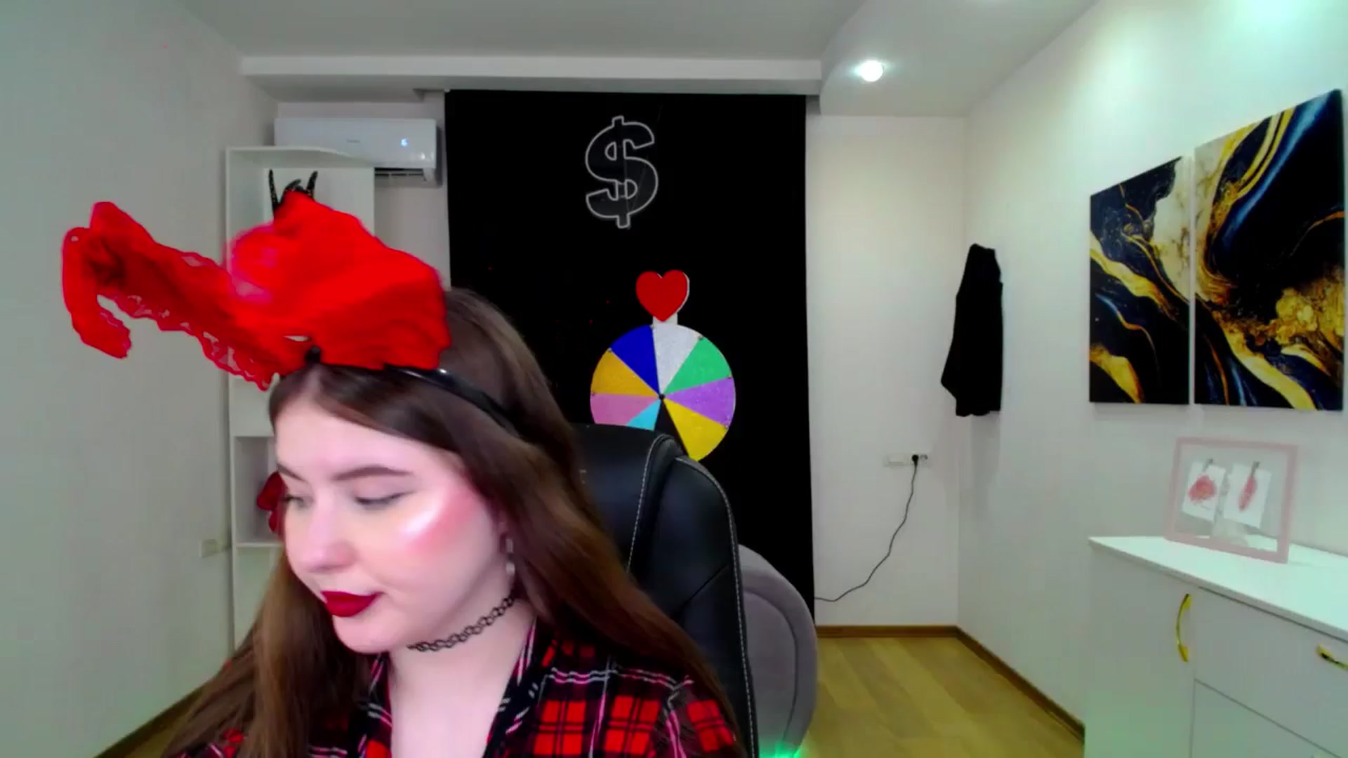 Gallery image thumbnail from AdmireMyEyes's myfreecams stream on, 04/20/2025, 21:47 image 1 of 20
