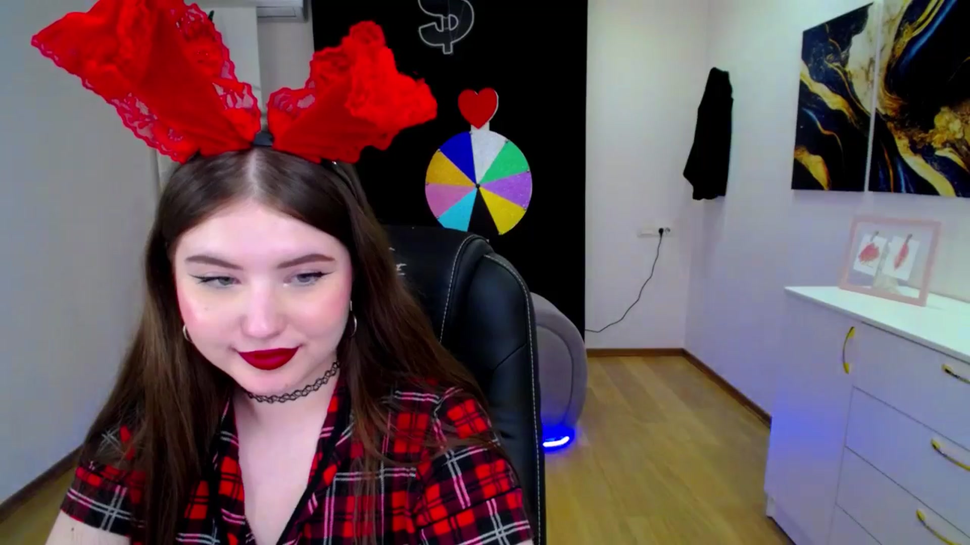 Gallery image thumbnail from AdmireMyEyes's myfreecams stream on, 04/20/2025, 23:47 image 14 of 20