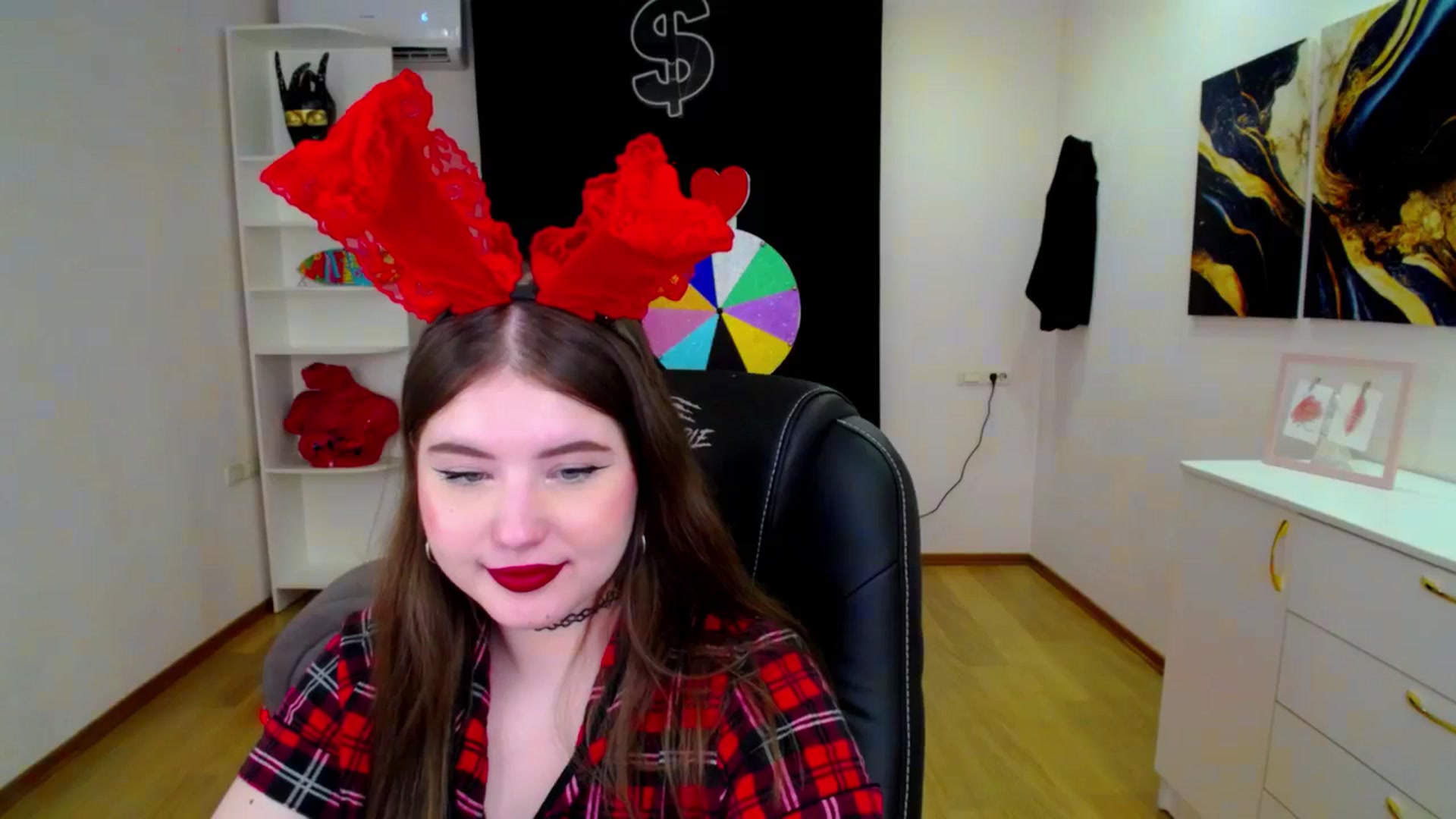 Gallery image thumbnail from AdmireMyEyes's myfreecams stream on, 04/20/2025, 23:47 image 3 of 20