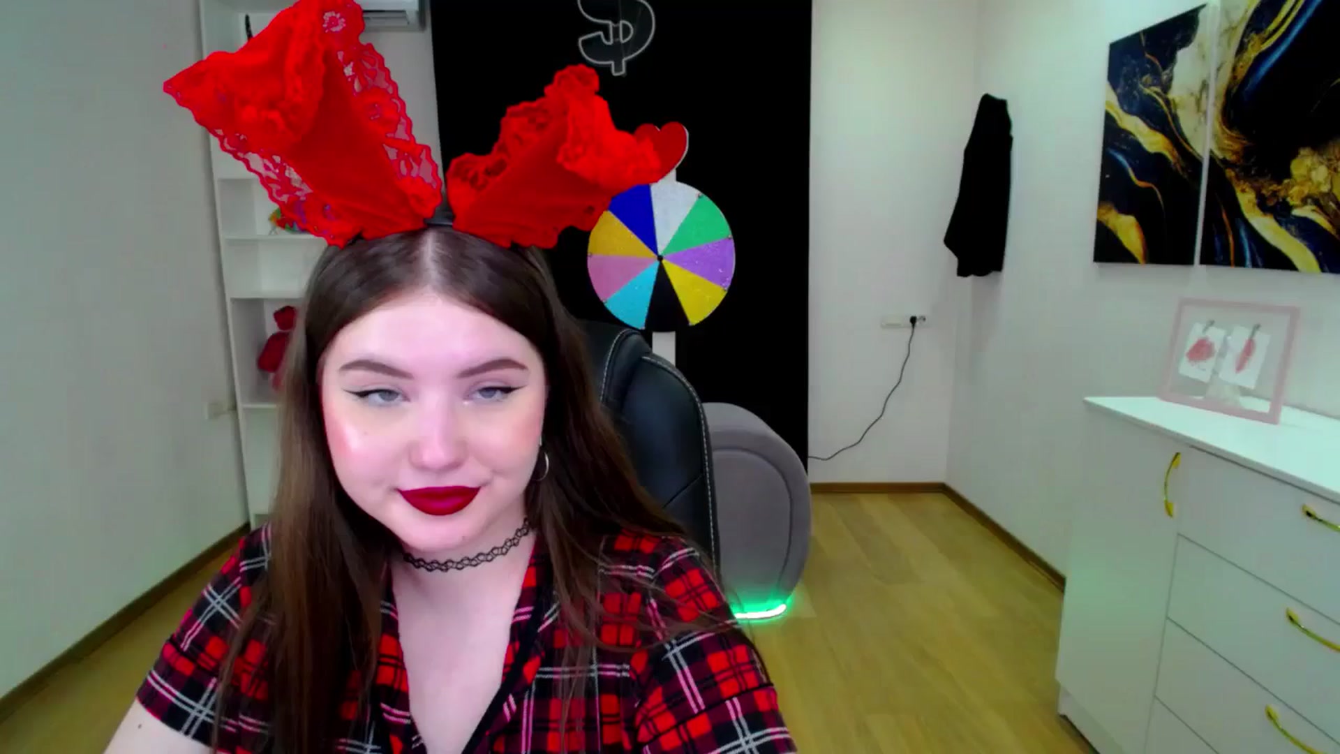 Gallery image thumbnail from AdmireMyEyes's myfreecams stream on, 04/20/2025, 23:47 image 12 of 20