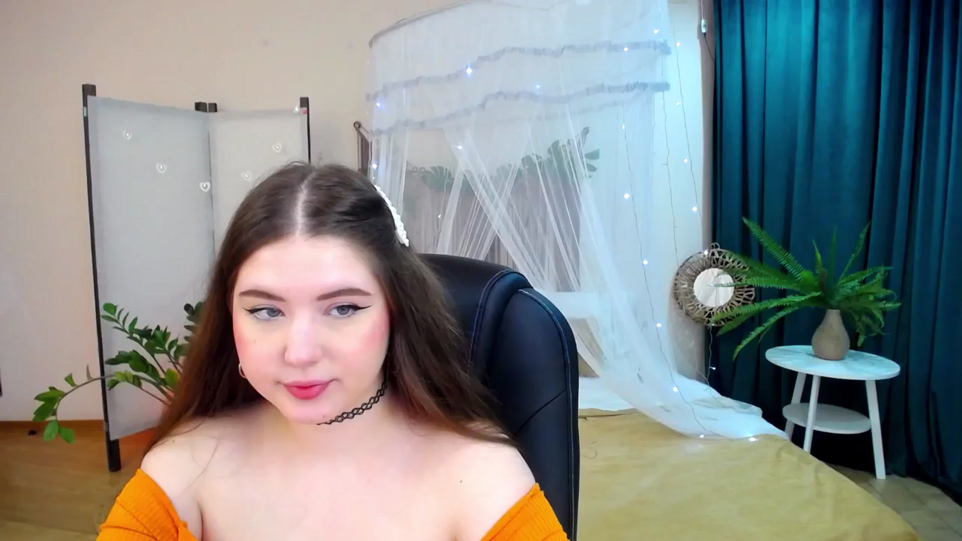Gallery image thumbnail from AdmireMyEyes's myfreecams stream on, 04/21/2025, 19:08 image 1 of 20