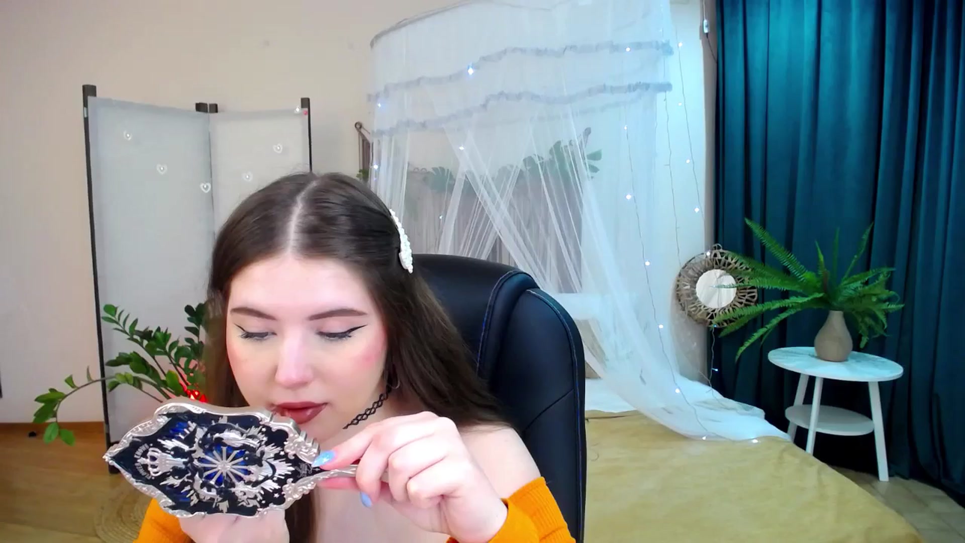 Gallery image thumbnail from AdmireMyEyes's myfreecams stream on, 04/21/2025, 19:08 image 5 of 20