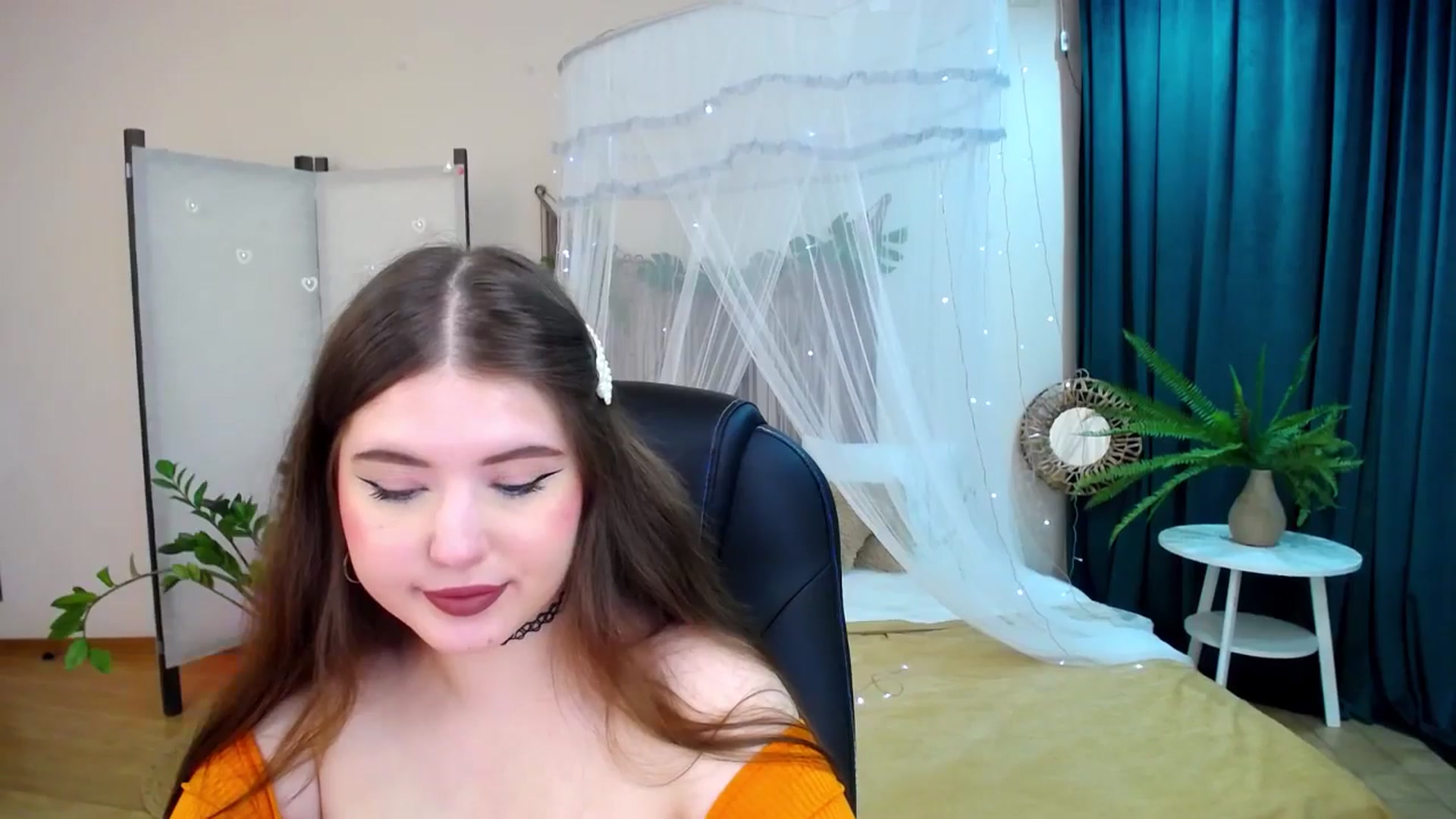 Gallery image thumbnail from AdmireMyEyes's myfreecams stream on, 04/21/2025, 19:08 image 16 of 20