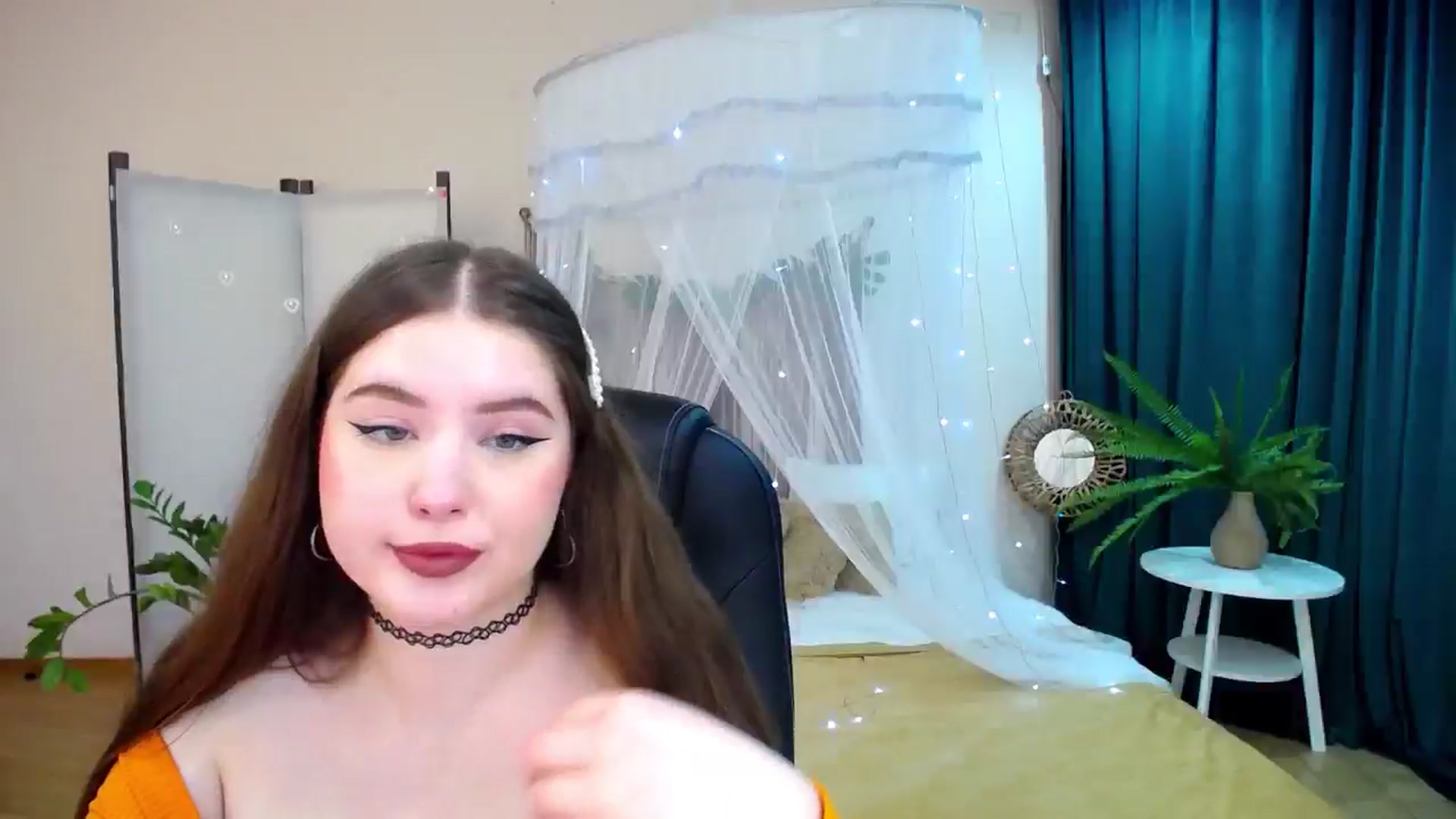Gallery image thumbnail from AdmireMyEyes's myfreecams stream on, 04/21/2025, 19:24 image 10 of 20