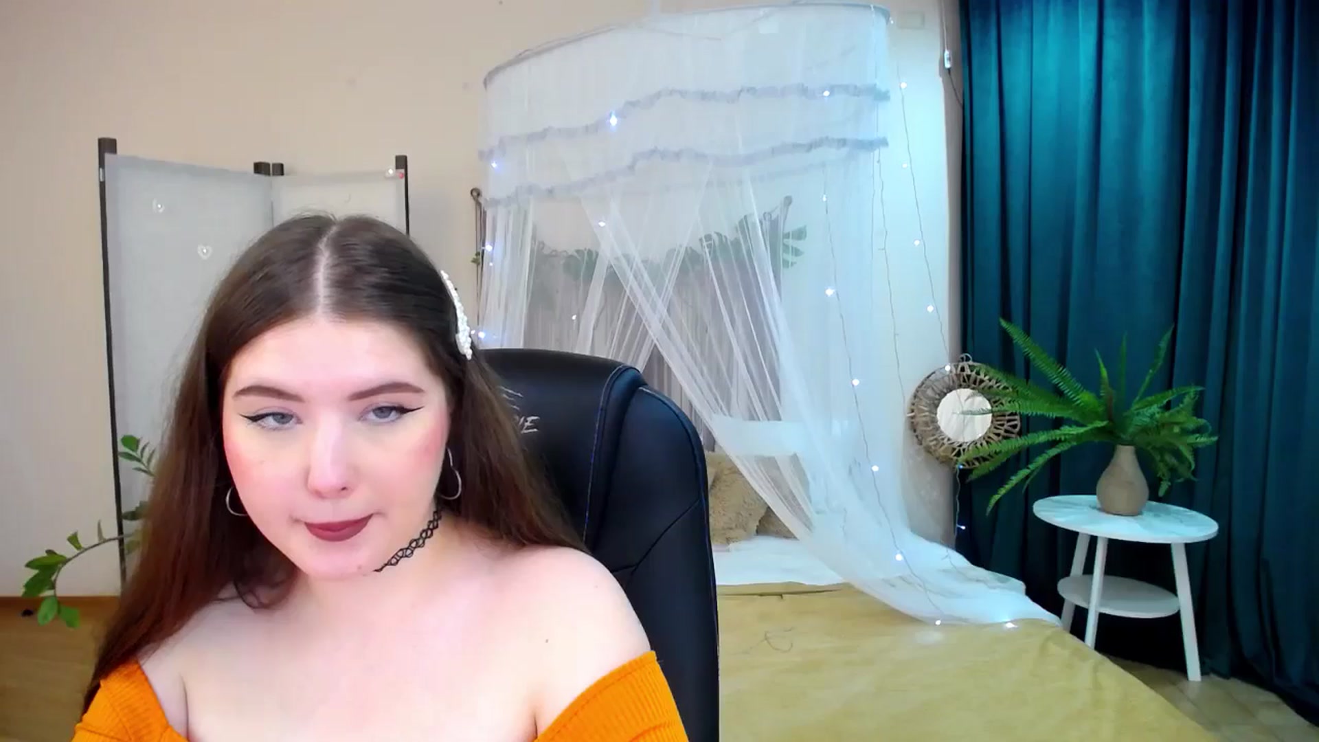 Gallery image thumbnail from AdmireMyEyes's myfreecams stream on, 04/21/2025, 19:24 image 9 of 20