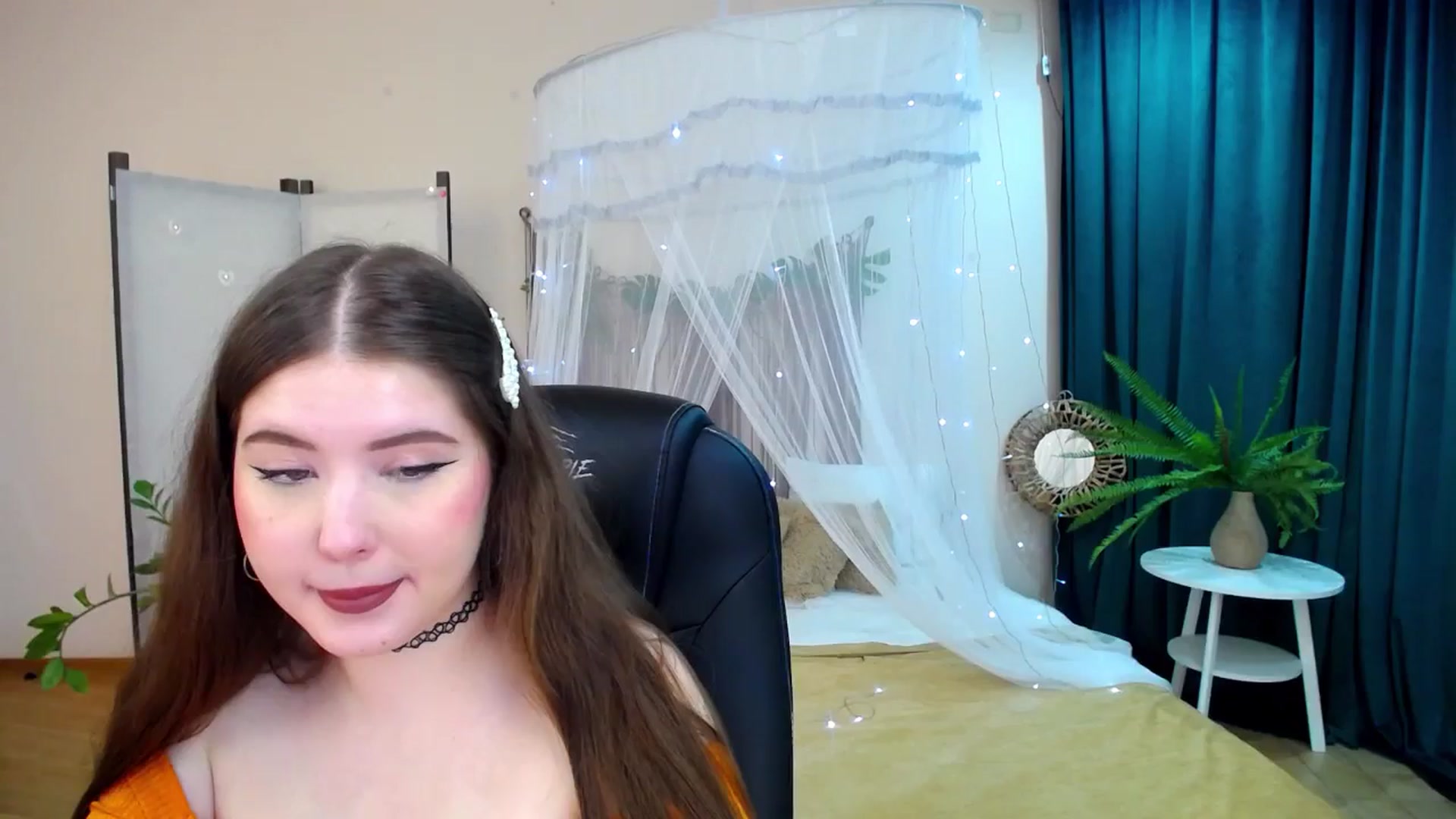 Gallery image thumbnail from AdmireMyEyes's myfreecams stream on, 04/21/2025, 19:24 image 12 of 20