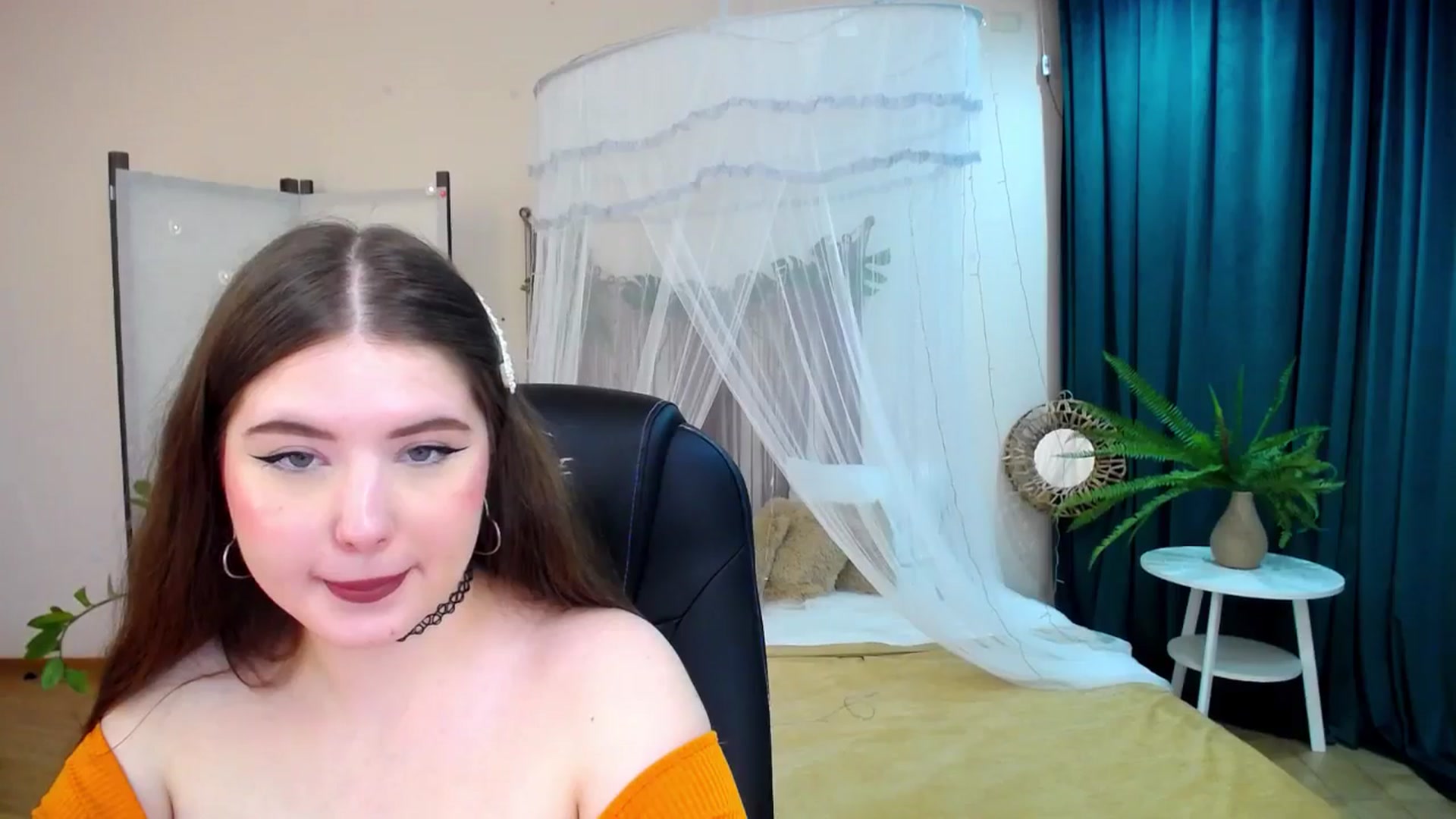 Gallery image thumbnail from AdmireMyEyes's myfreecams stream on, 04/21/2025, 19:24 image 7 of 20