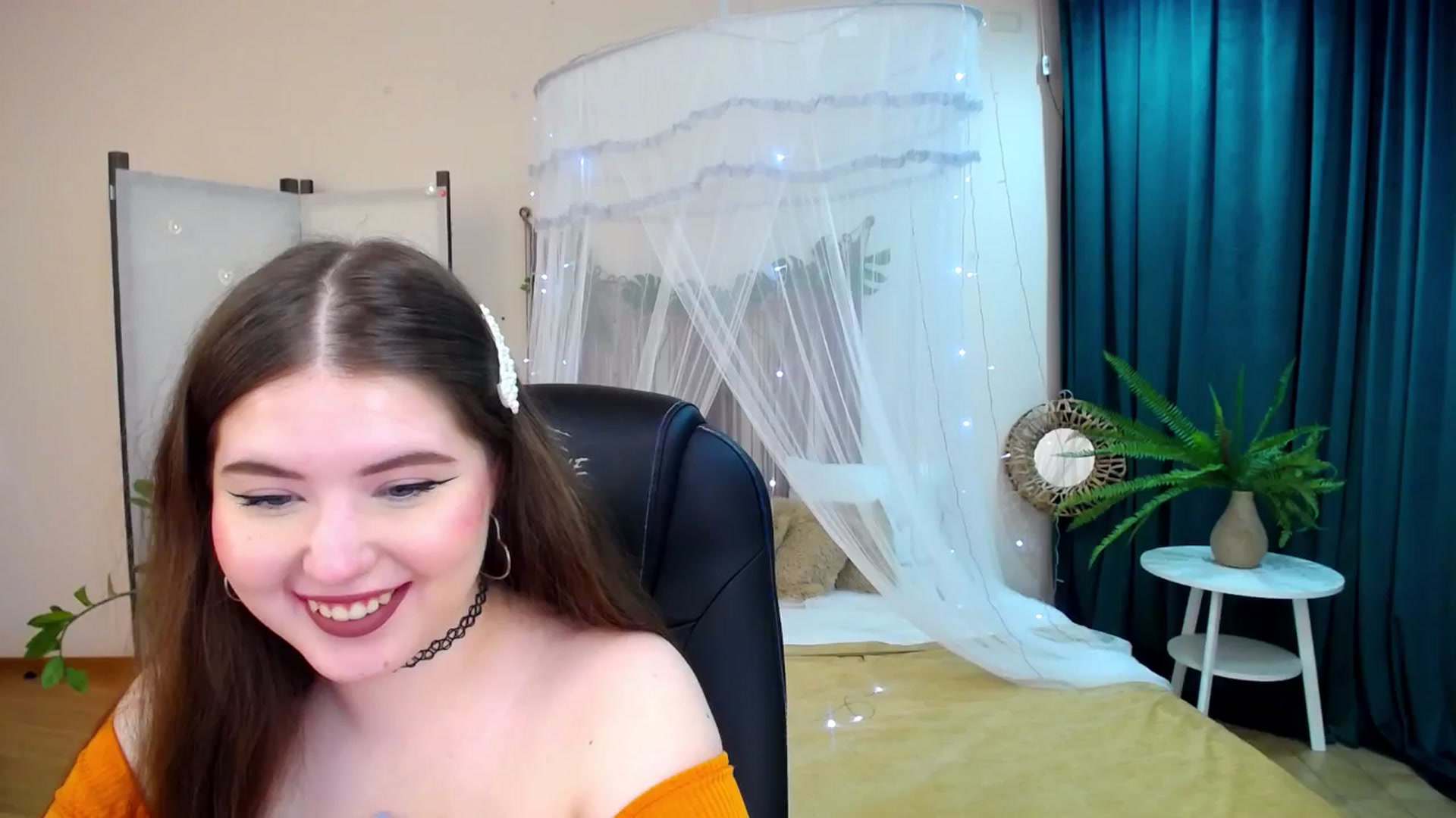 Gallery image thumbnail from AdmireMyEyes's myfreecams stream on, 04/21/2025, 19:24 image 1 of 20