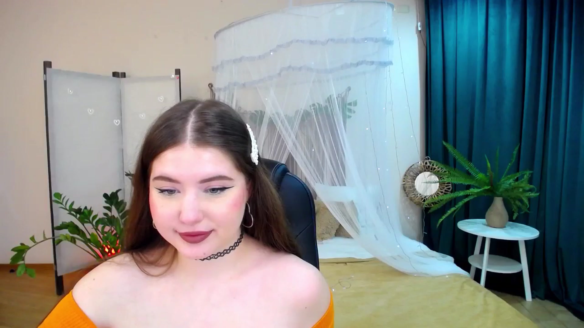 Gallery image thumbnail from AdmireMyEyes's myfreecams stream on, 04/21/2025, 19:24 image 2 of 20