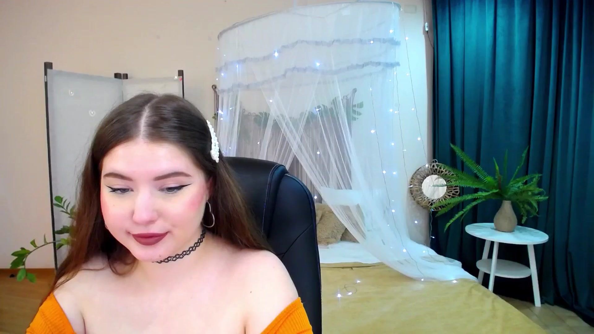 Gallery image thumbnail from AdmireMyEyes's myfreecams stream on, 04/21/2025, 19:24 image 4 of 20