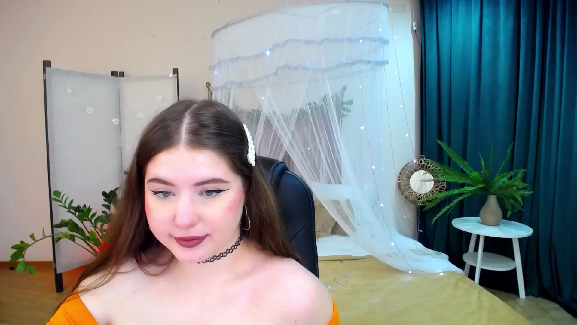 Gallery image thumbnail from AdmireMyEyes's myfreecams stream on, 04/21/2025, 19:24 image 5 of 20