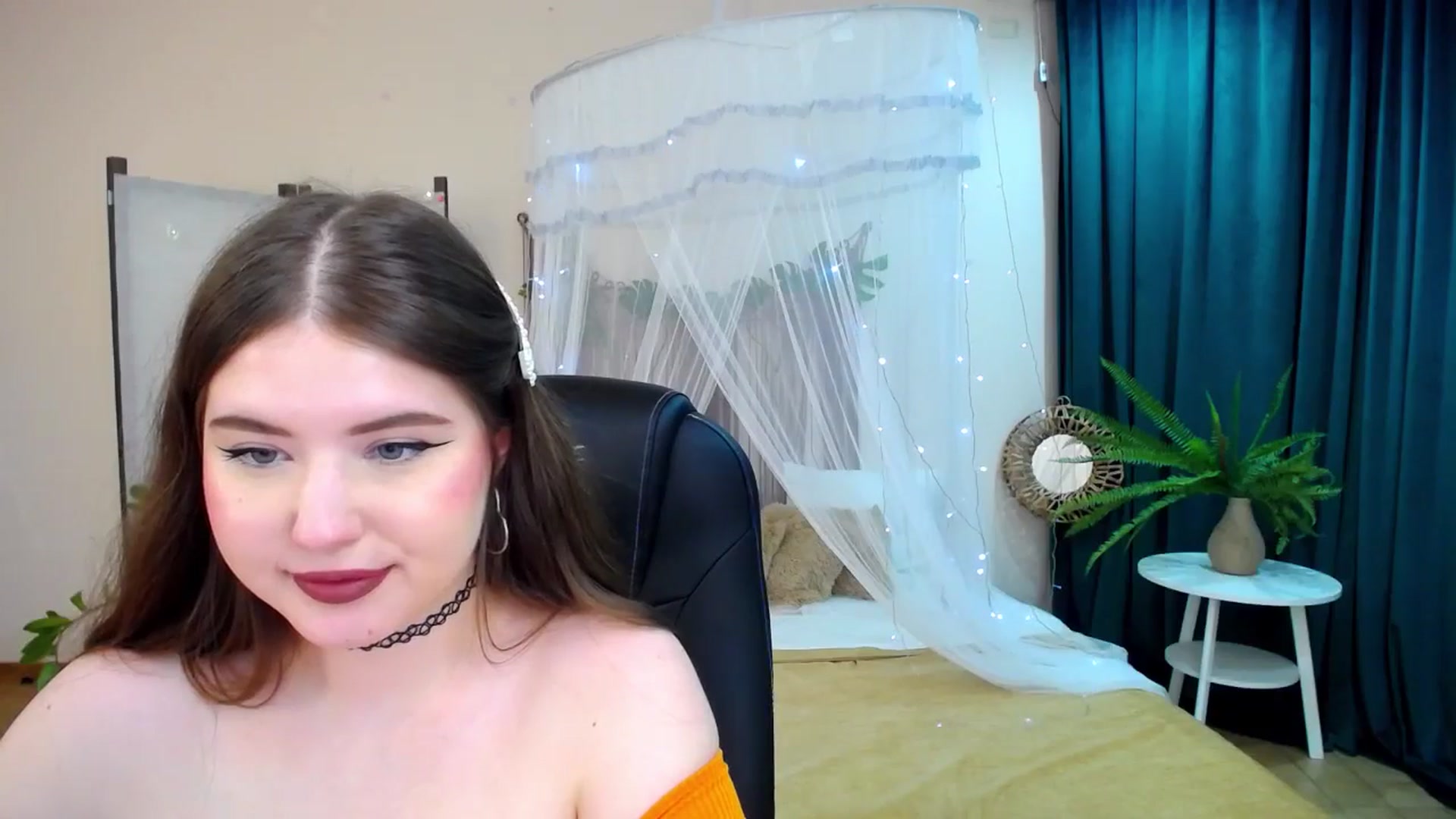 Gallery image thumbnail from AdmireMyEyes's myfreecams stream on, 04/21/2025, 21:36 image 13 of 20