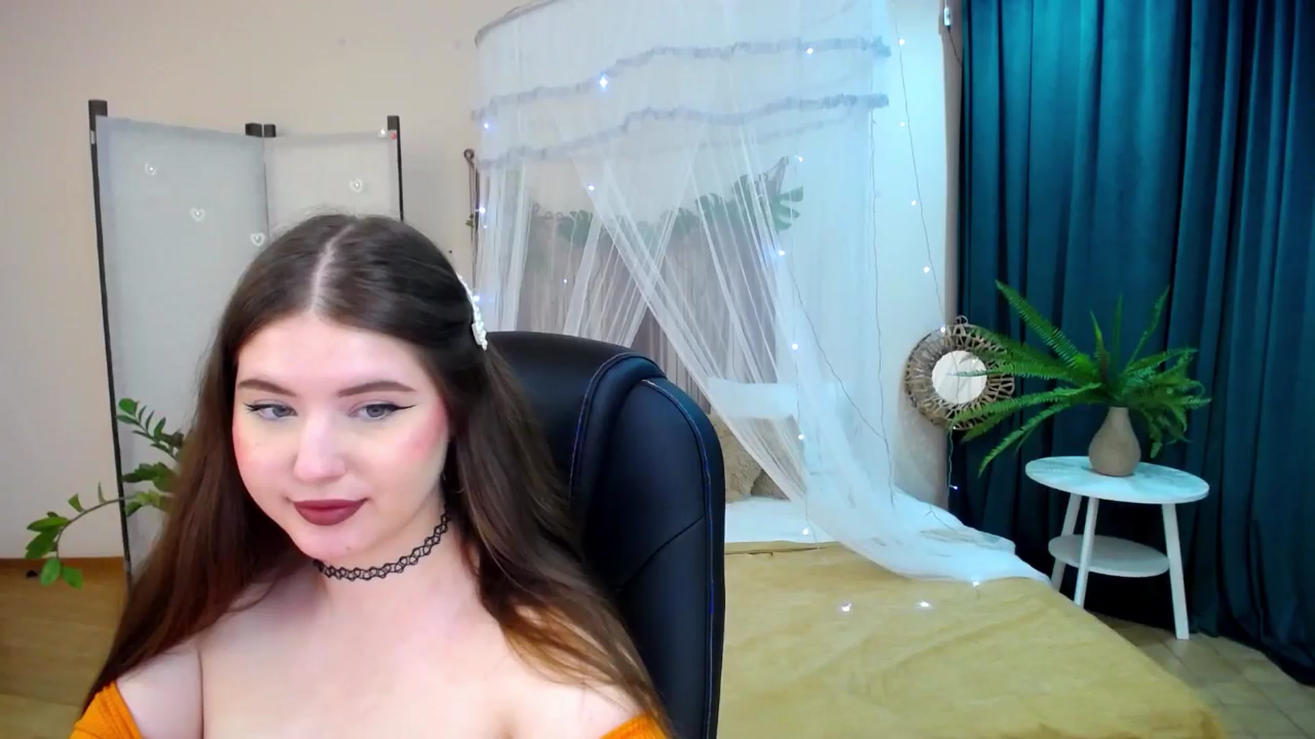 Gallery image thumbnail from AdmireMyEyes's myfreecams stream on, 04/21/2025, 21:36 image 3 of 20