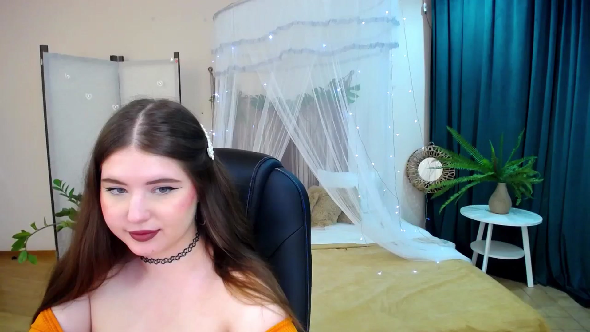 Gallery image thumbnail from AdmireMyEyes's myfreecams stream on, 04/21/2025, 21:36 image 4 of 20