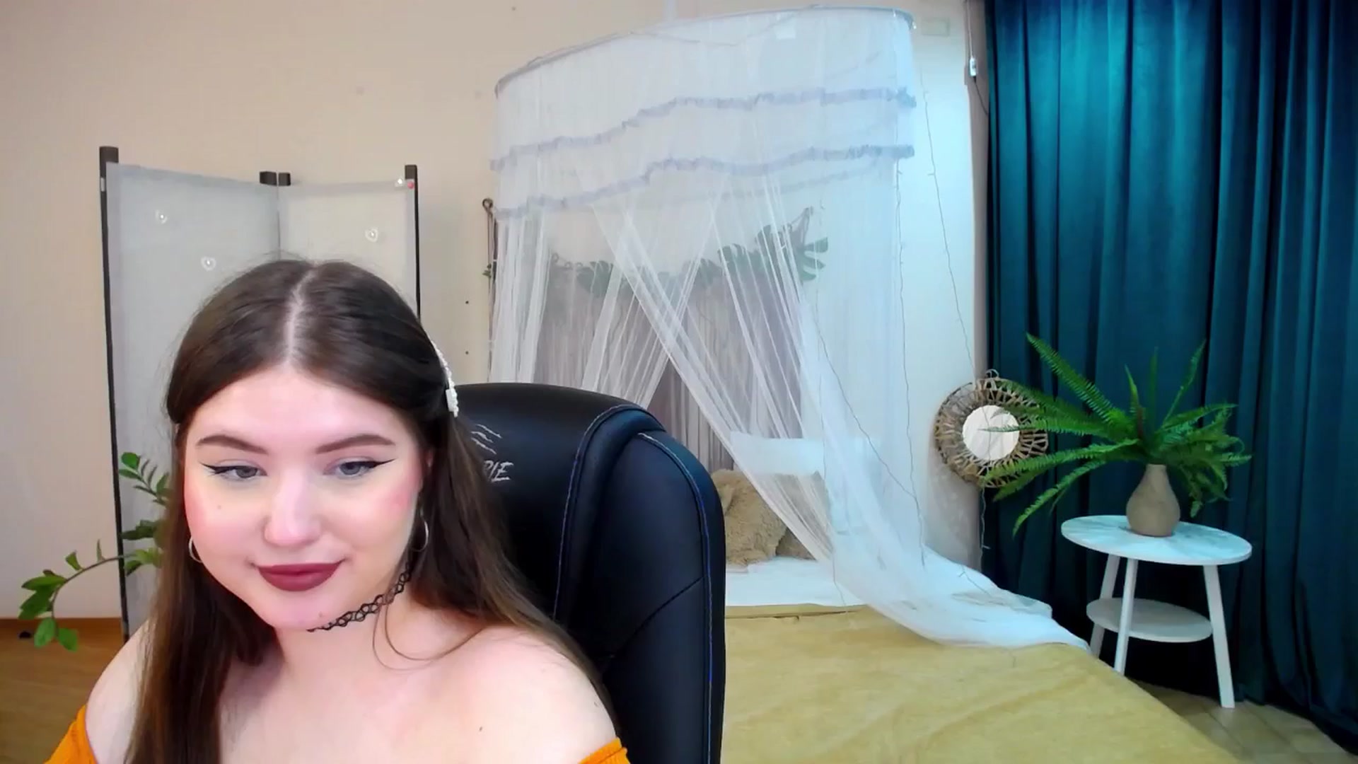 Gallery image thumbnail from AdmireMyEyes's myfreecams stream on, 04/21/2025, 21:36 image 18 of 20
