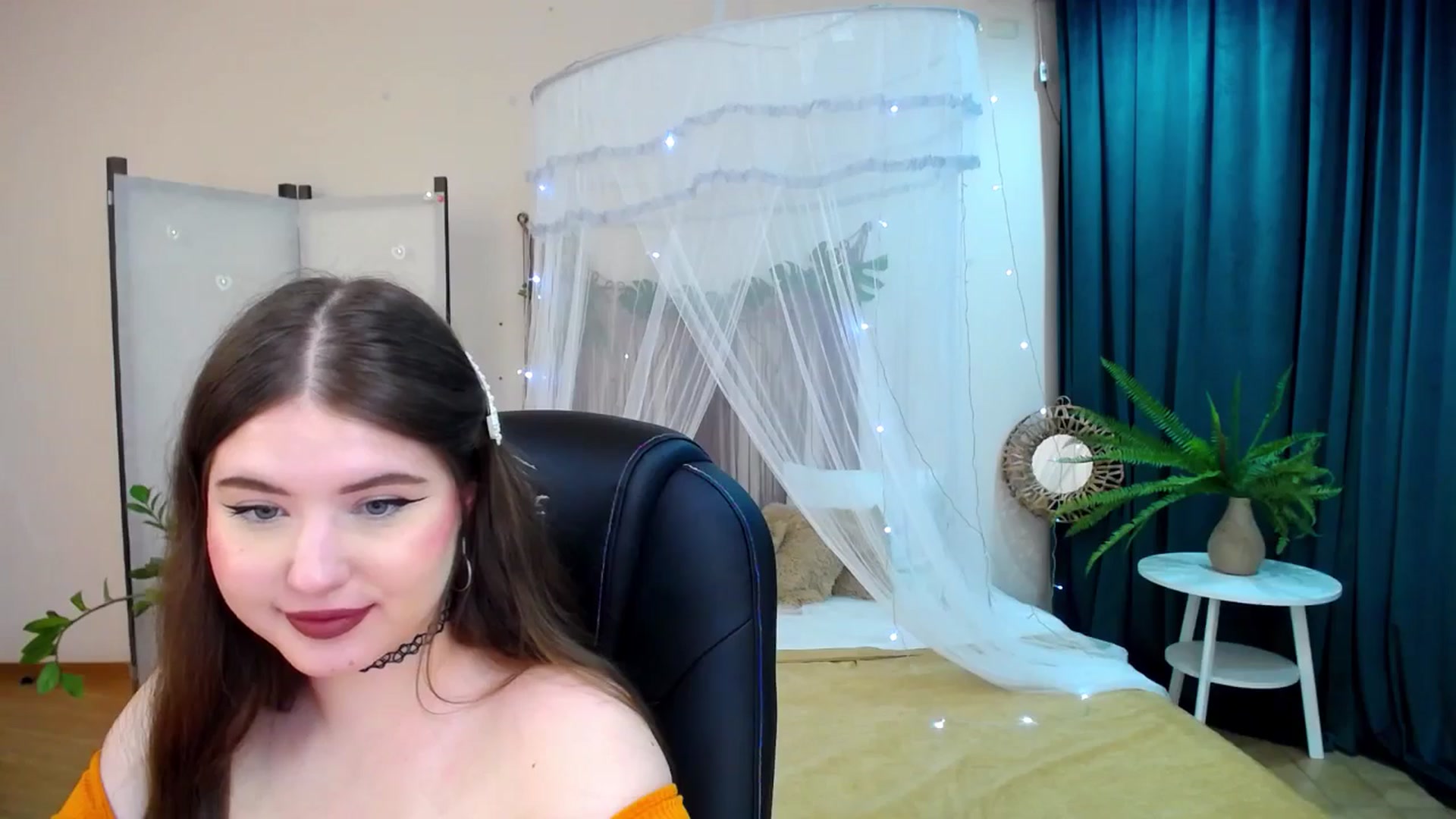 Gallery image thumbnail from AdmireMyEyes's myfreecams stream on, 04/21/2025, 21:36 image 17 of 20