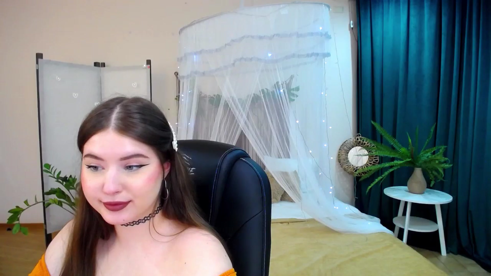 Gallery image thumbnail from AdmireMyEyes's myfreecams stream on, 04/21/2025, 21:36 image 19 of 20
