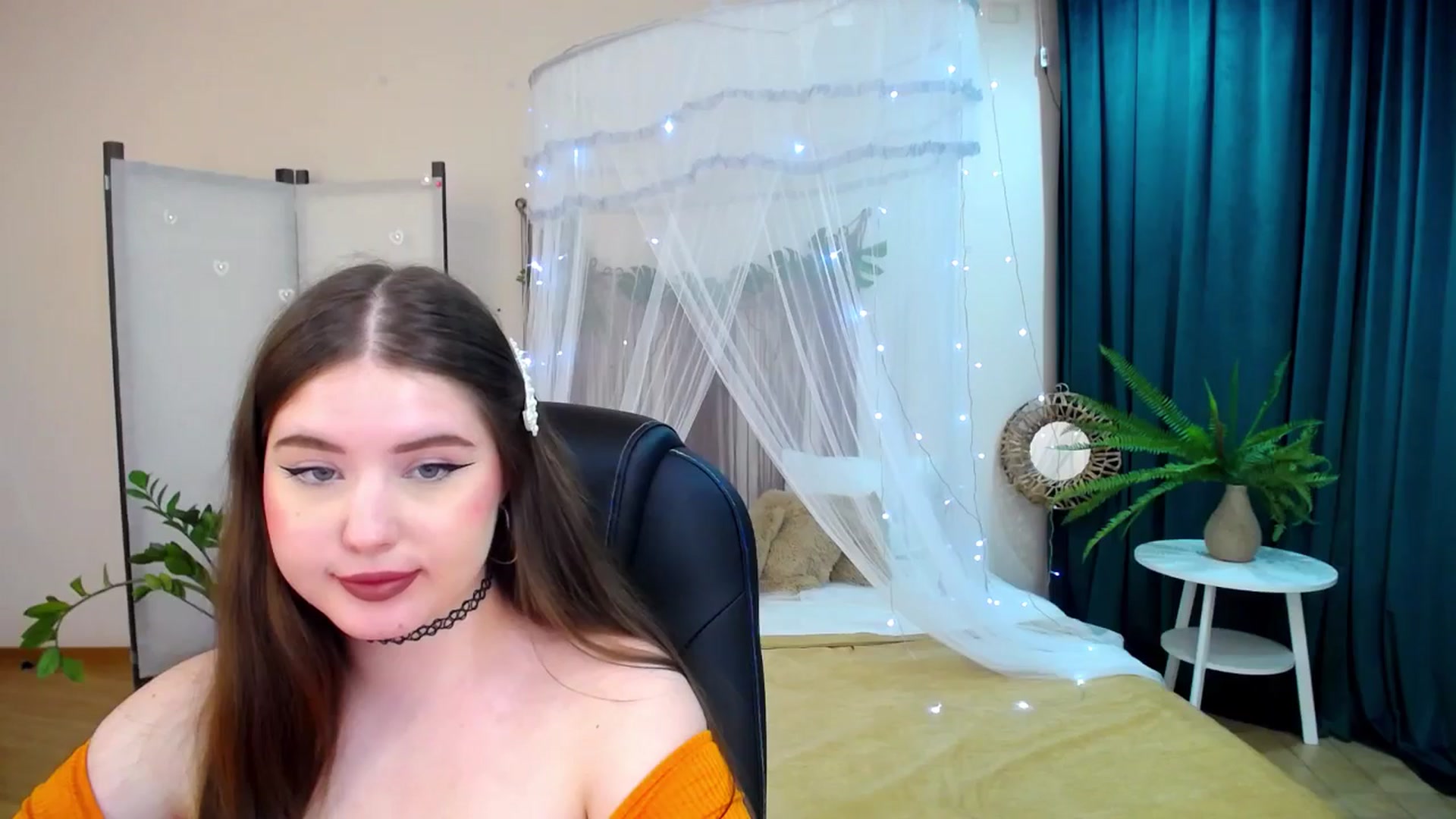 Gallery image thumbnail from AdmireMyEyes's myfreecams stream on, 04/21/2025, 22:52 image 2 of 20