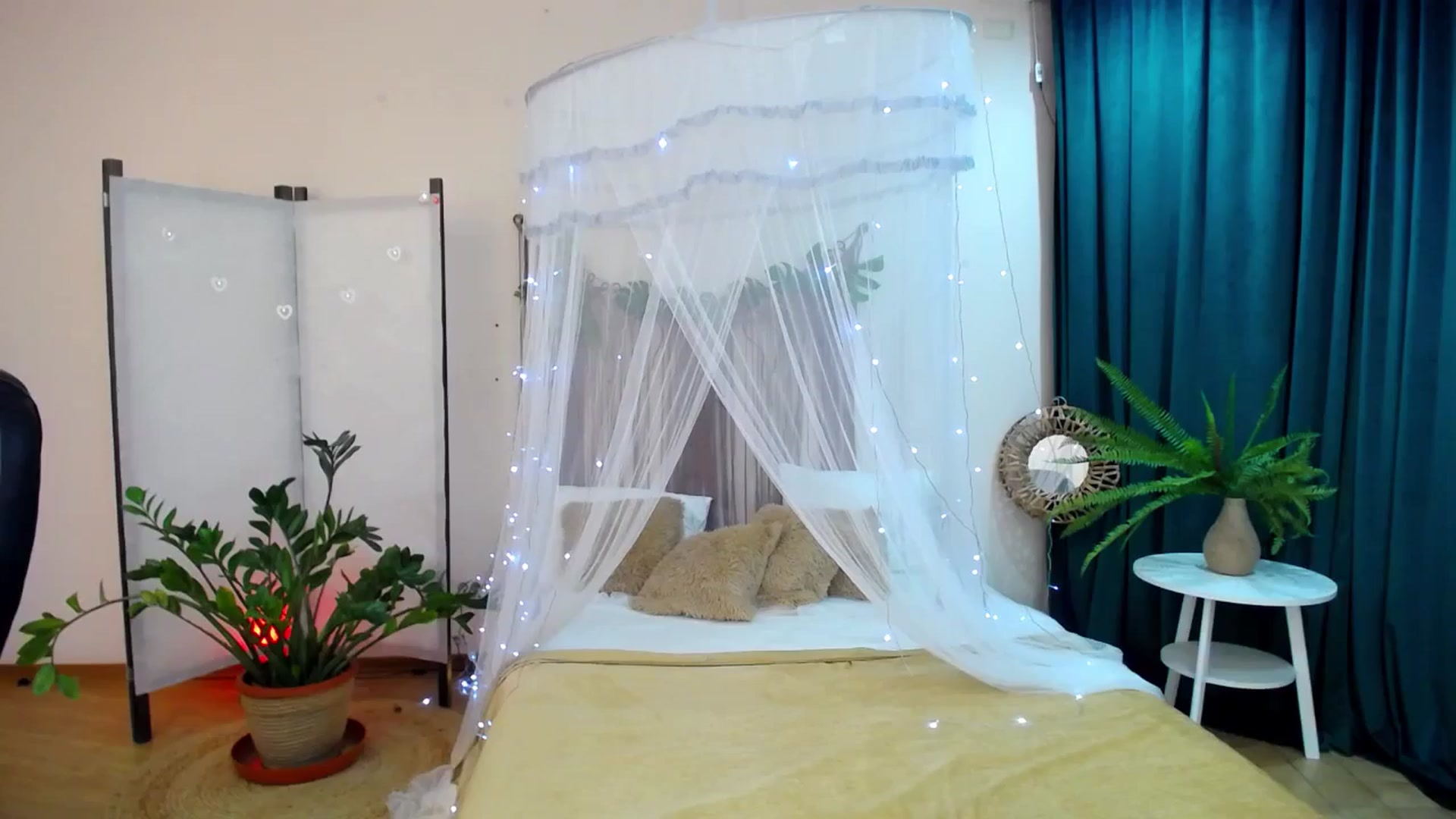 Gallery image thumbnail from AdmireMyEyes's myfreecams stream on, 04/21/2025, 22:52 image 16 of 20