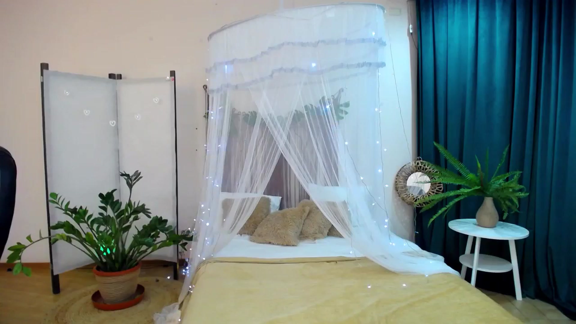 Gallery image thumbnail from AdmireMyEyes's myfreecams stream on, 04/21/2025, 22:52 image 15 of 20