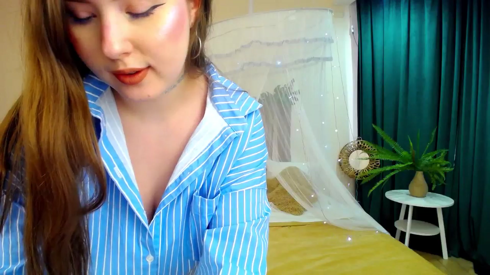 Gallery image thumbnail from AdmireMyEyes's myfreecams stream on, 04/24/2025, 07:47 image 14 of 20