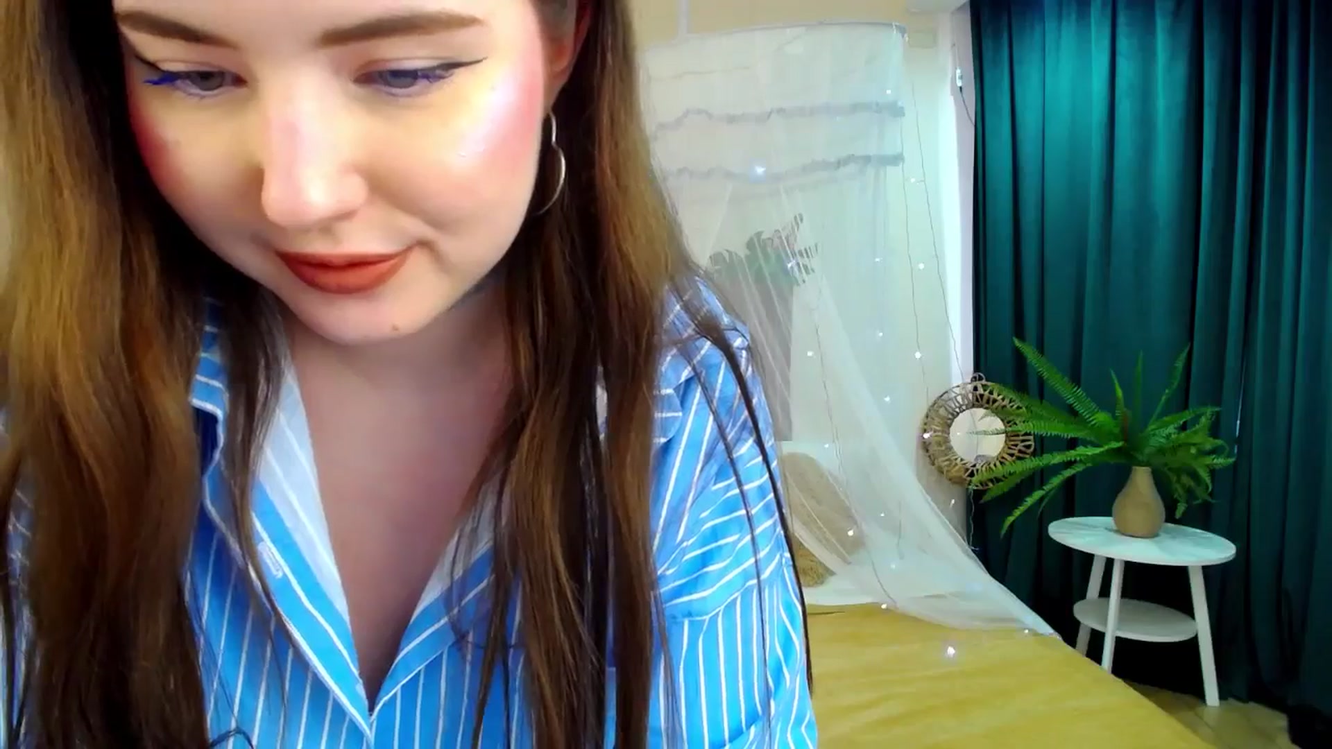 Gallery image thumbnail from AdmireMyEyes's myfreecams stream on, 04/24/2025, 08:41 image 3 of 20