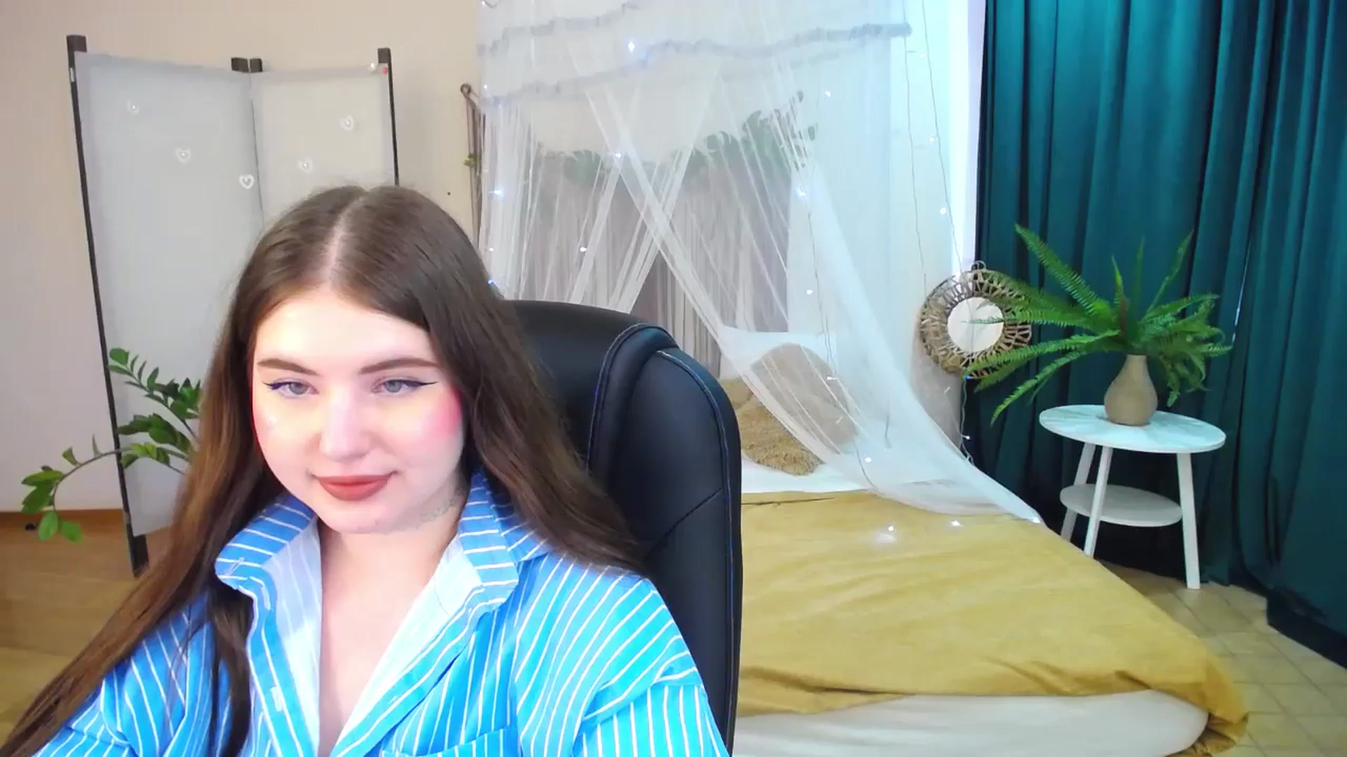 Gallery image thumbnail from AdmireMyEyes's myfreecams stream on, 04/24/2025, 09:46 image 8 of 20