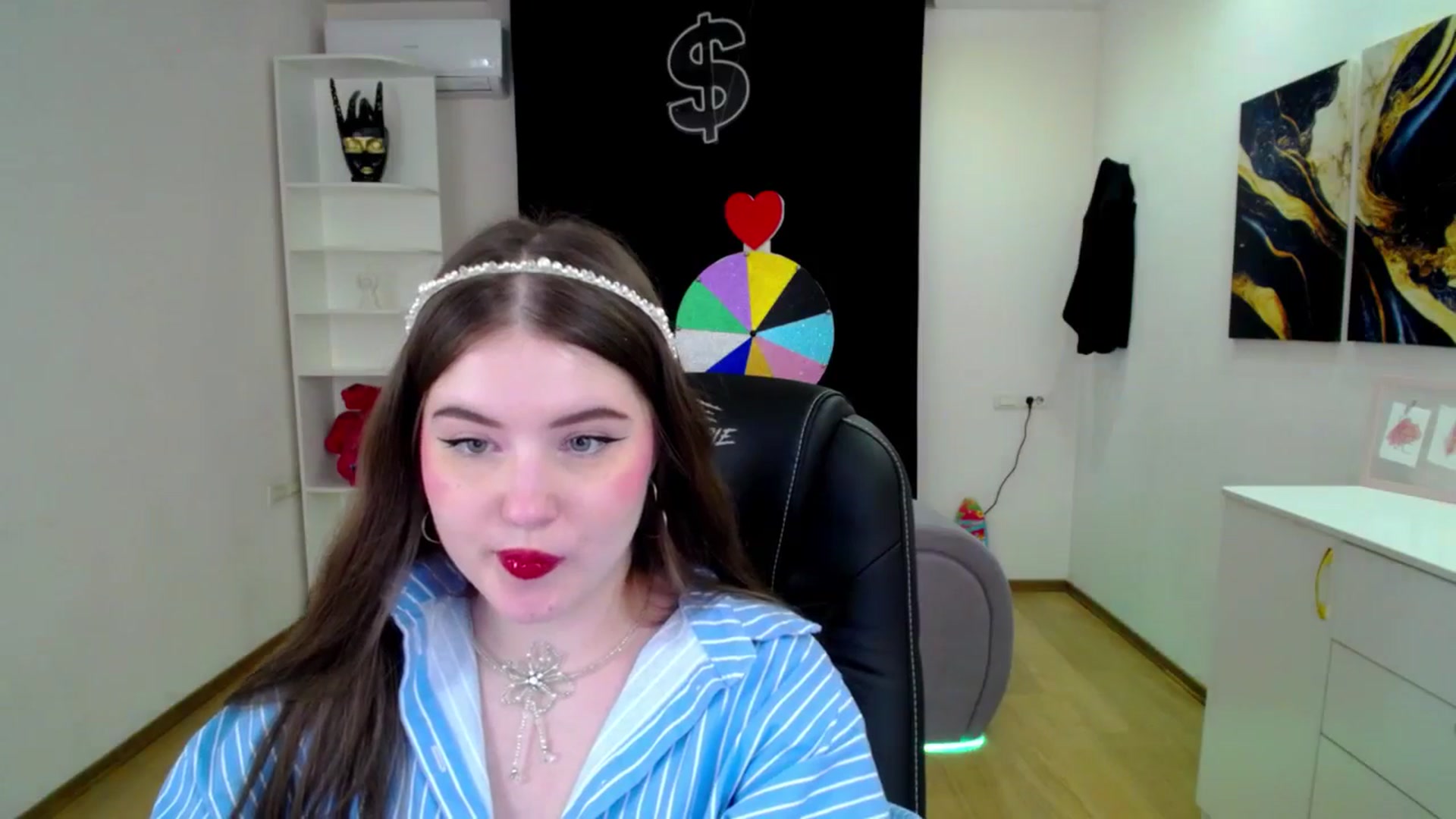 Gallery image thumbnail from AdmireMyEyes's myfreecams stream on, 04/25/2025, 09:50 image 17 of 20