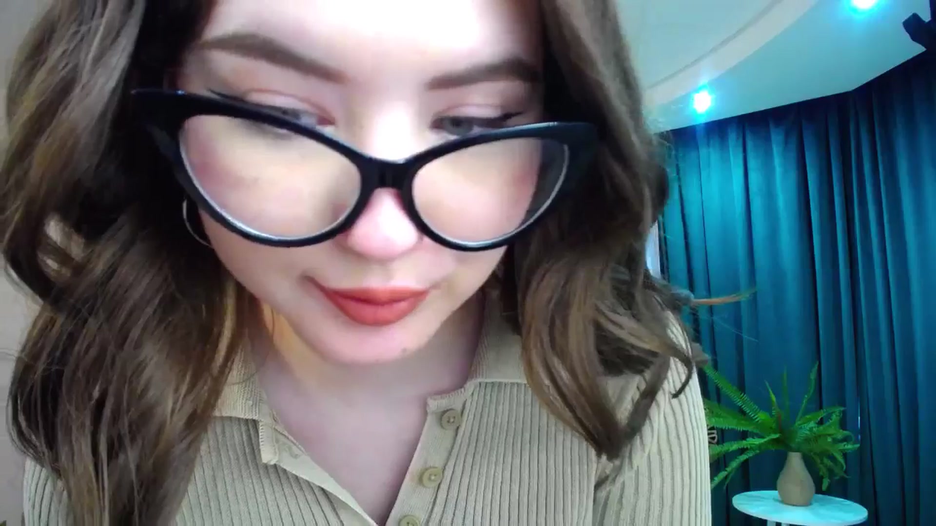 Gallery image thumbnail from AdmireMyEyes's myfreecams stream on, 04/26/2025, 09:17 image 3 of 20