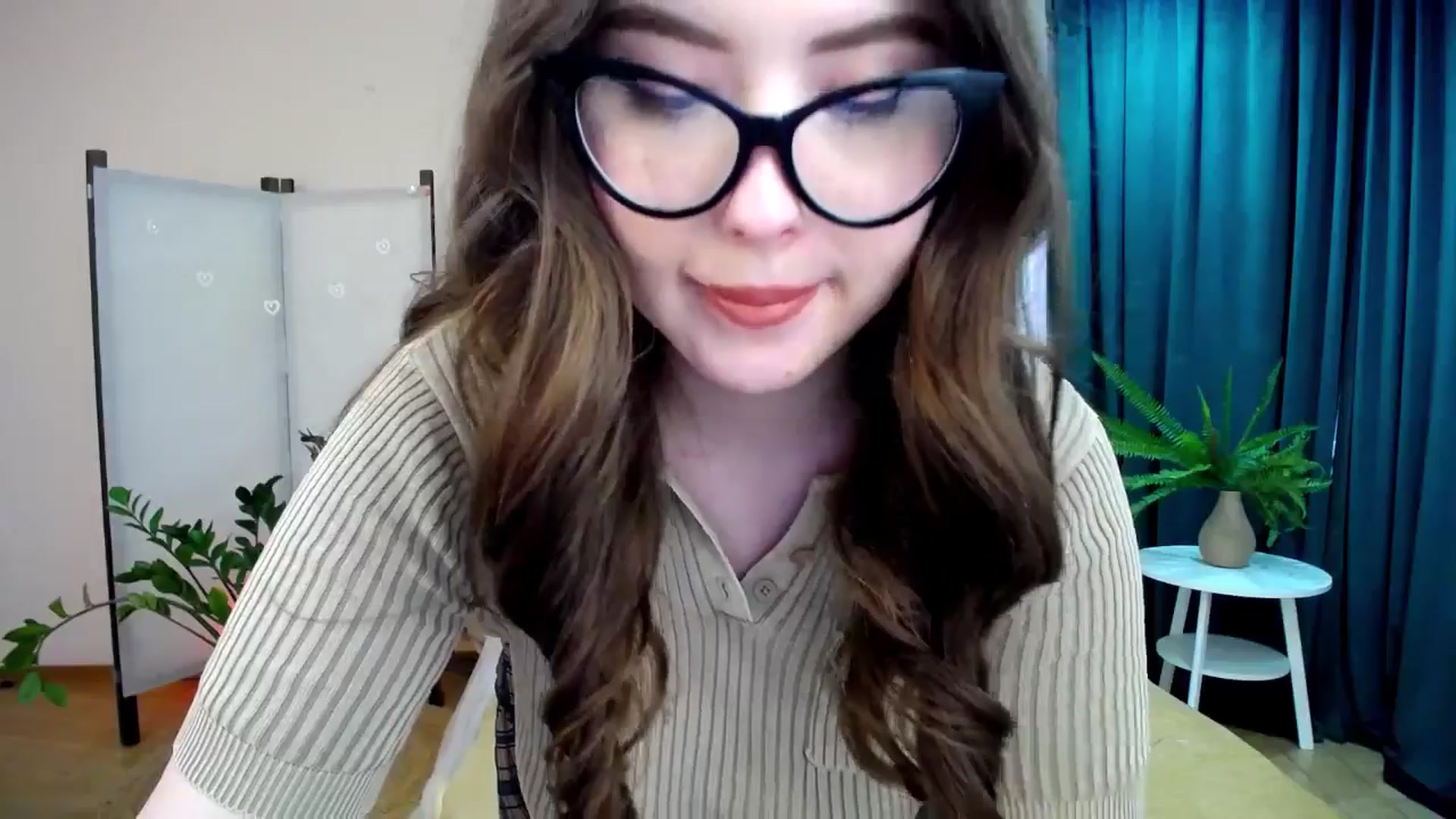 Gallery image thumbnail from AdmireMyEyes's myfreecams stream on, 04/26/2025, 09:17 image 12 of 20