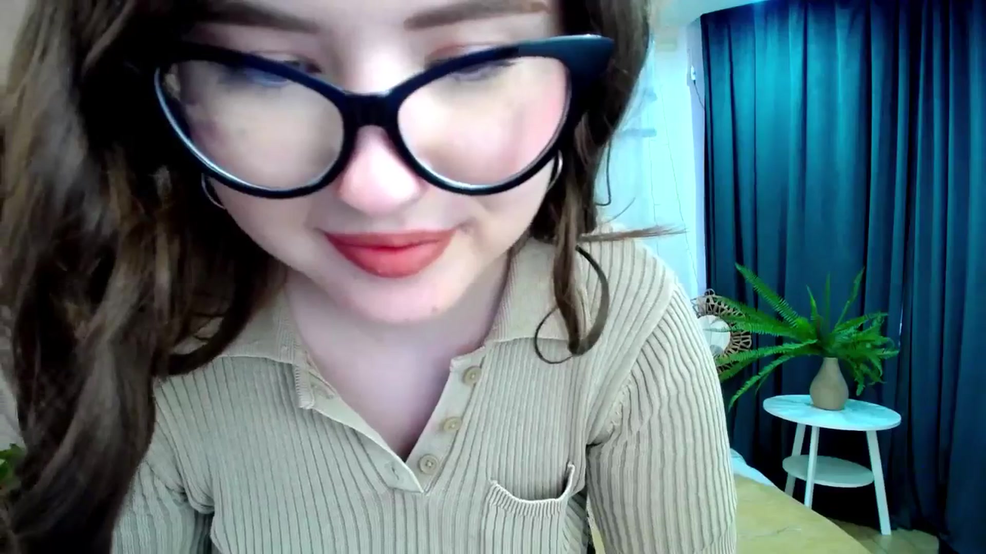 Gallery image thumbnail from AdmireMyEyes's myfreecams stream on, 04/26/2025, 09:17 image 16 of 20