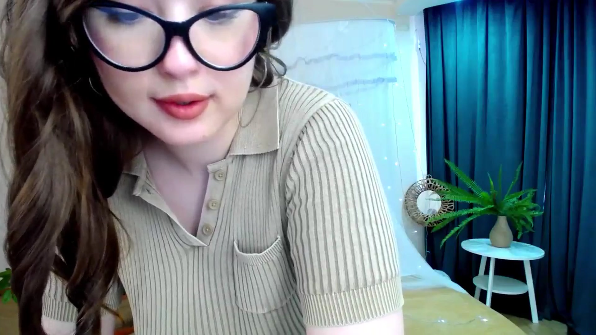 Gallery image thumbnail from AdmireMyEyes's myfreecams stream on, 04/26/2025, 09:17 image 17 of 20