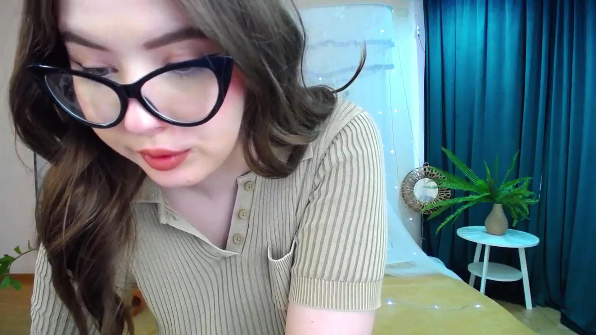 Gallery image thumbnail from AdmireMyEyes's myfreecams stream on, 04/26/2025, 09:17 image 4 of 20