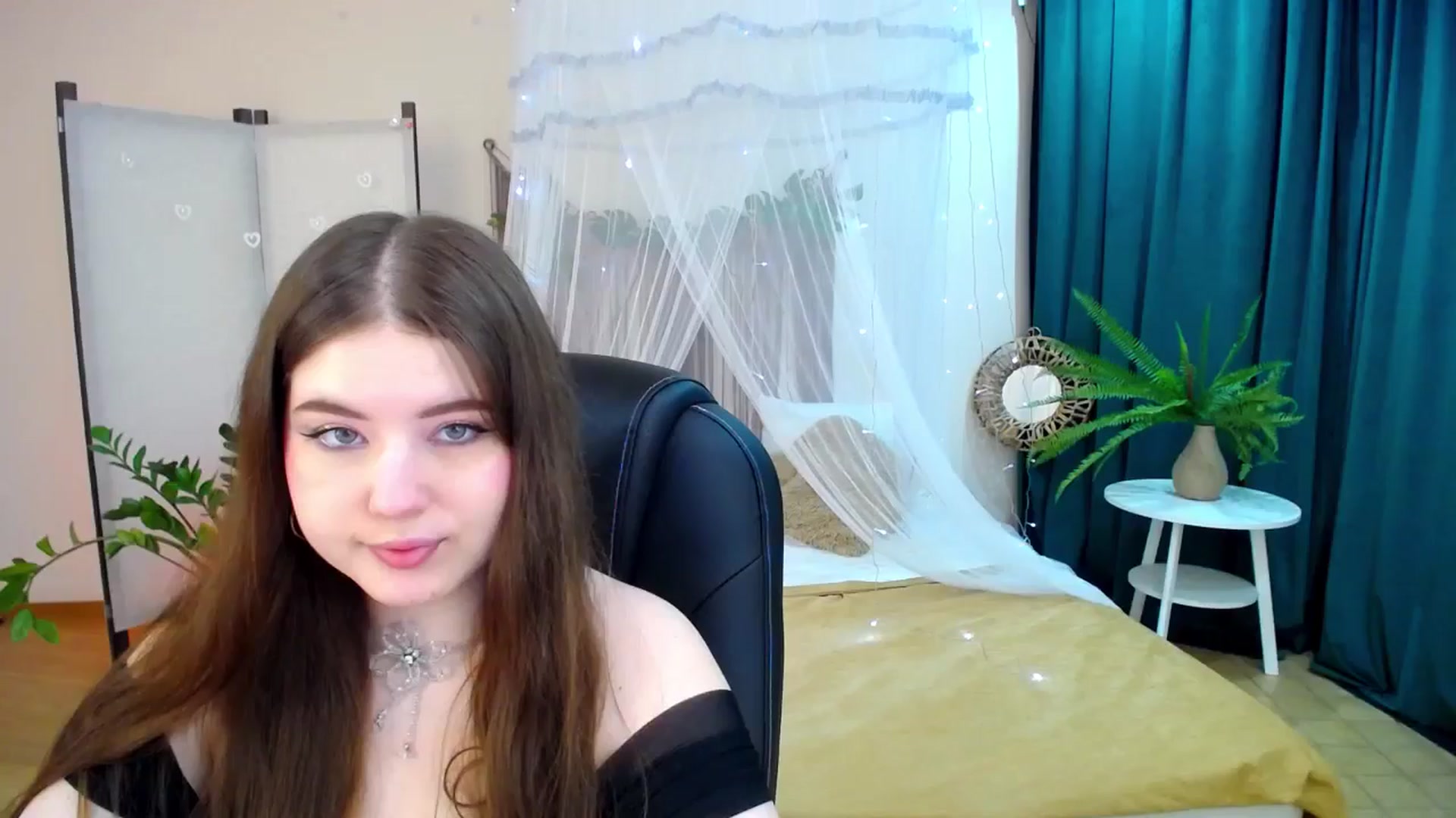 Gallery image thumbnail from AdmireMyEyes's myfreecams stream on, 04/27/2025, 19:03 image 5 of 20