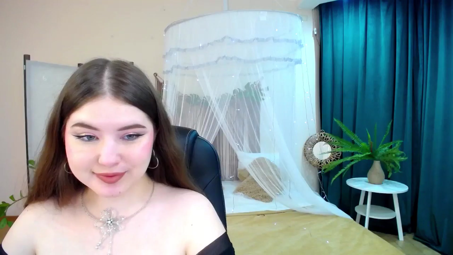 Gallery image thumbnail from AdmireMyEyes's myfreecams stream on, 04/27/2025, 19:03 image 18 of 20