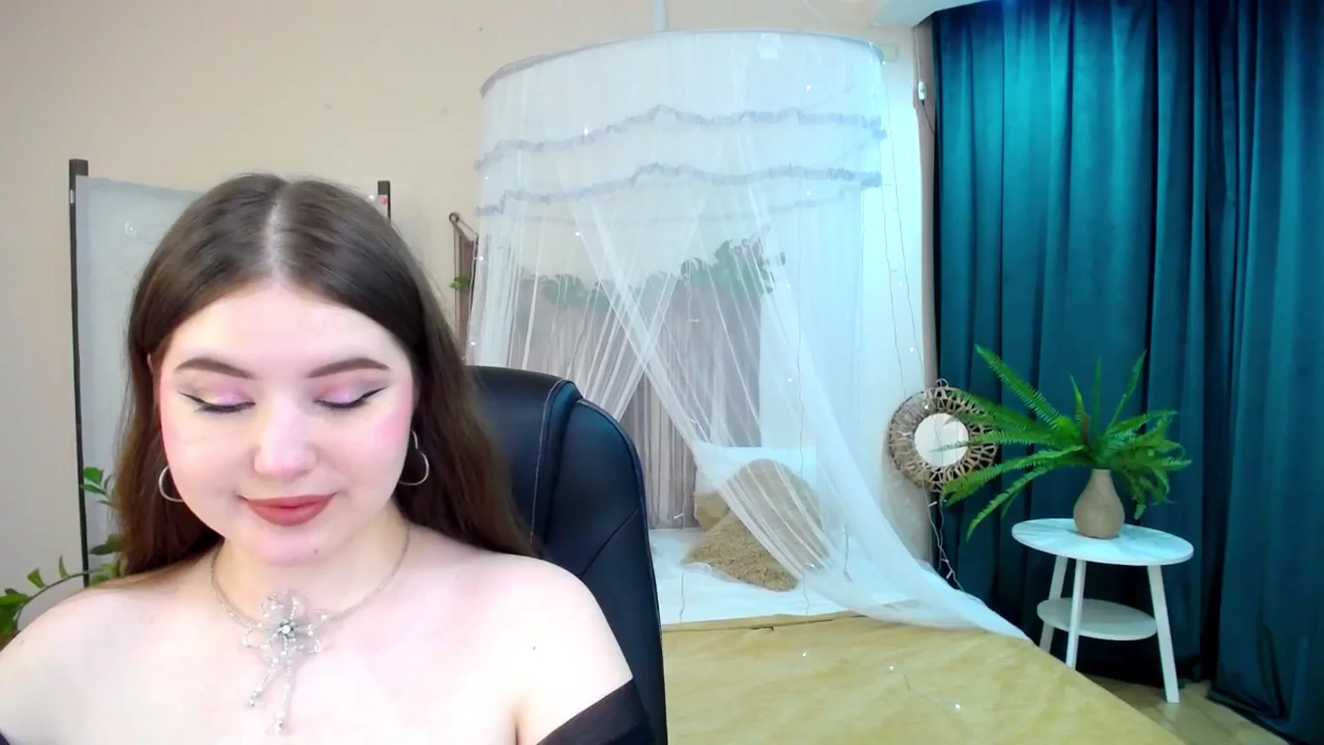 Gallery image thumbnail from AdmireMyEyes's myfreecams stream on, 04/27/2025, 19:03 image 19 of 20