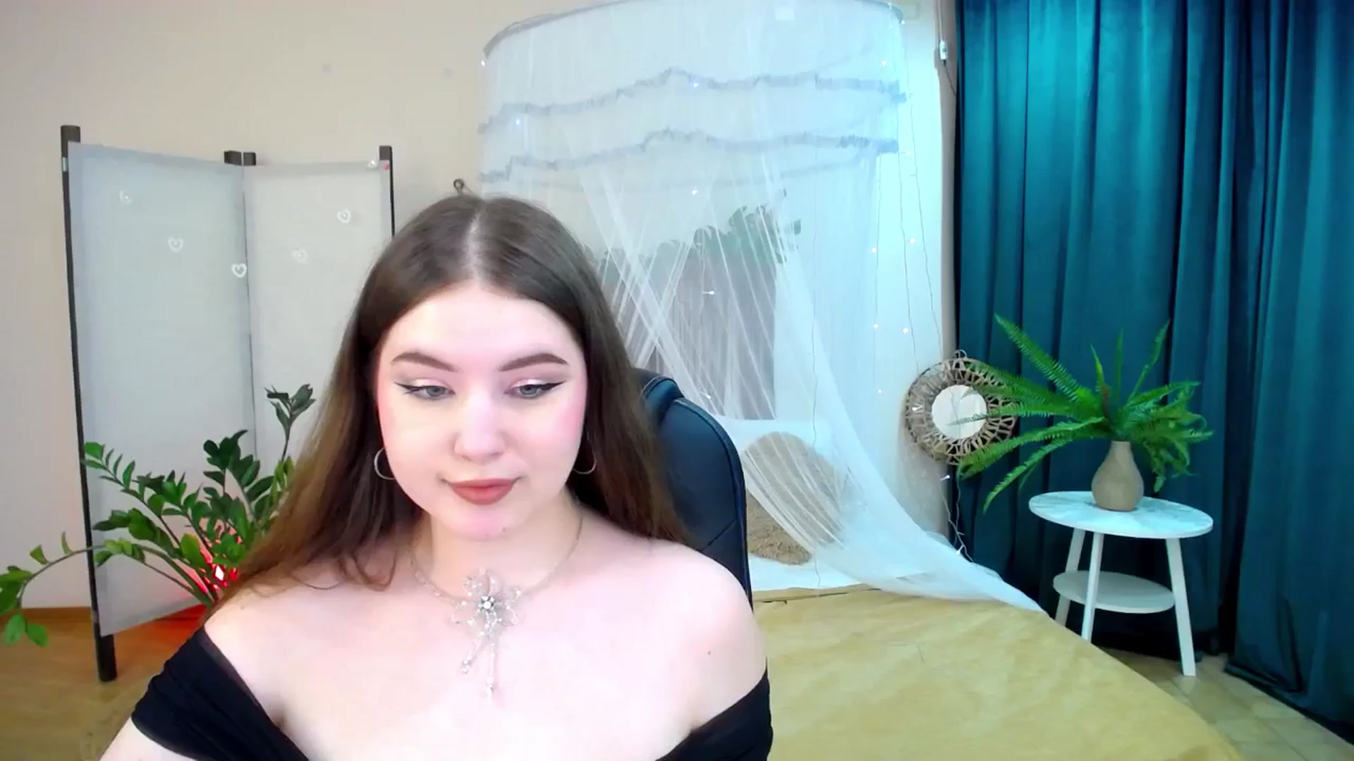 Gallery image thumbnail from AdmireMyEyes's myfreecams stream on, 04/27/2025, 19:32 image 8 of 20