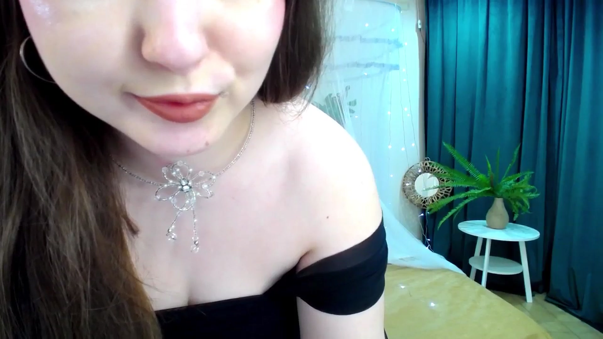 Gallery image thumbnail from AdmireMyEyes's myfreecams stream on, 04/27/2025, 19:32 image 16 of 20