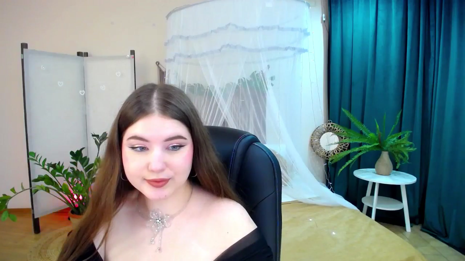 Gallery image thumbnail from AdmireMyEyes's myfreecams stream on, 04/27/2025, 19:32 image 11 of 20