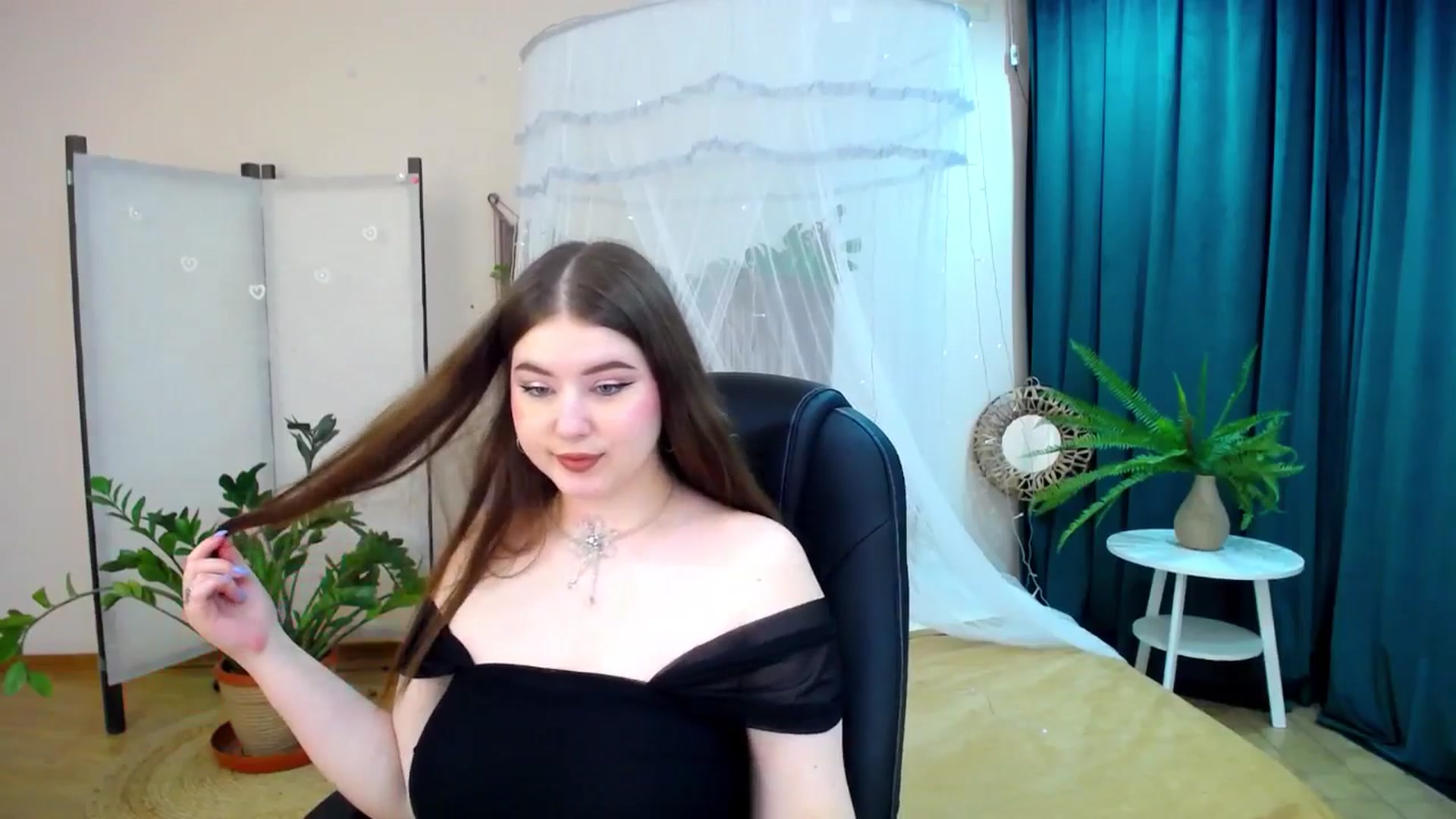 Gallery image thumbnail from AdmireMyEyes's myfreecams stream on, 04/27/2025, 19:32 image 15 of 20