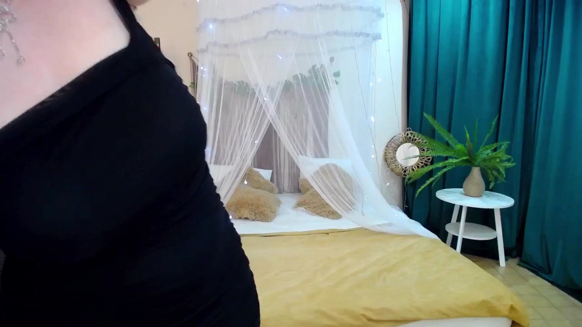 Gallery image thumbnail from AdmireMyEyes's myfreecams stream on, 04/27/2025, 23:44 image 17 of 20