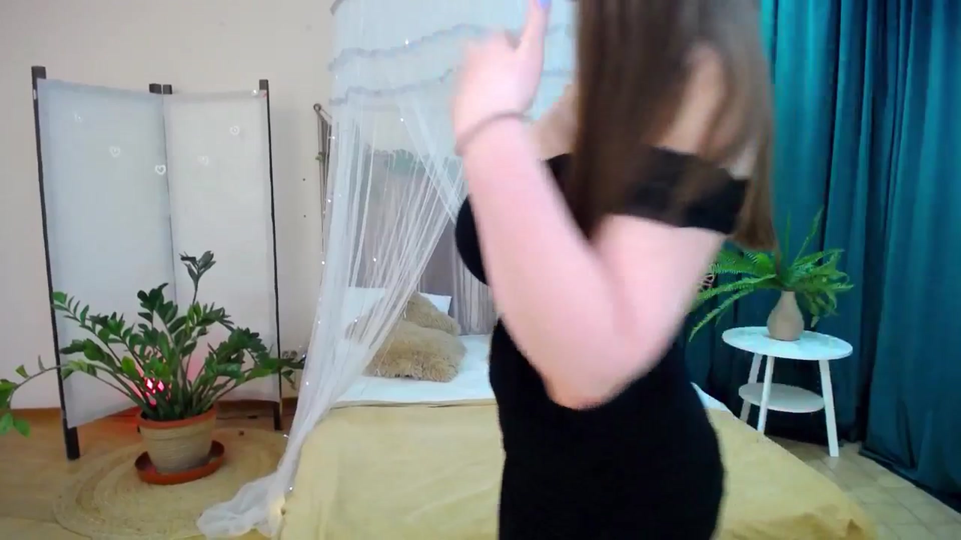 Gallery image thumbnail from AdmireMyEyes's myfreecams stream on, 04/28/2025, 01:03 image 13 of 20