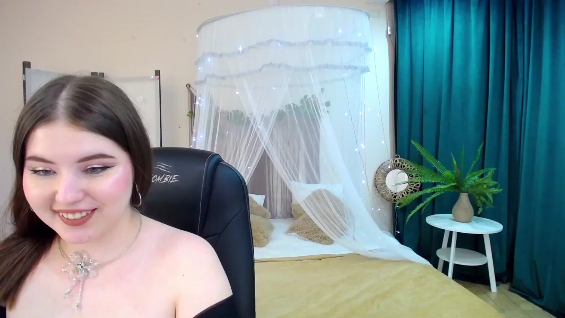 Gallery image thumbnail from AdmireMyEyes's myfreecams stream on, 04/28/2025, 01:03 image 20 of 20