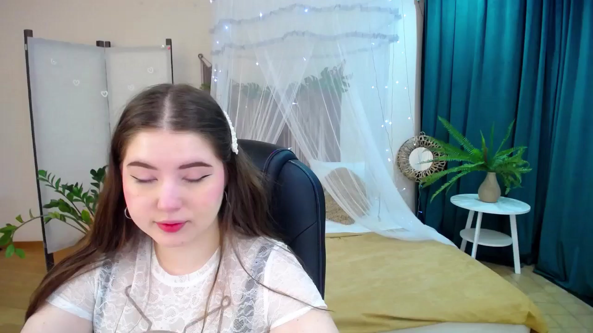 Gallery image thumbnail from AdmireMyEyes's myfreecams stream on, 04/28/2025, 18:48 image 1 of 20