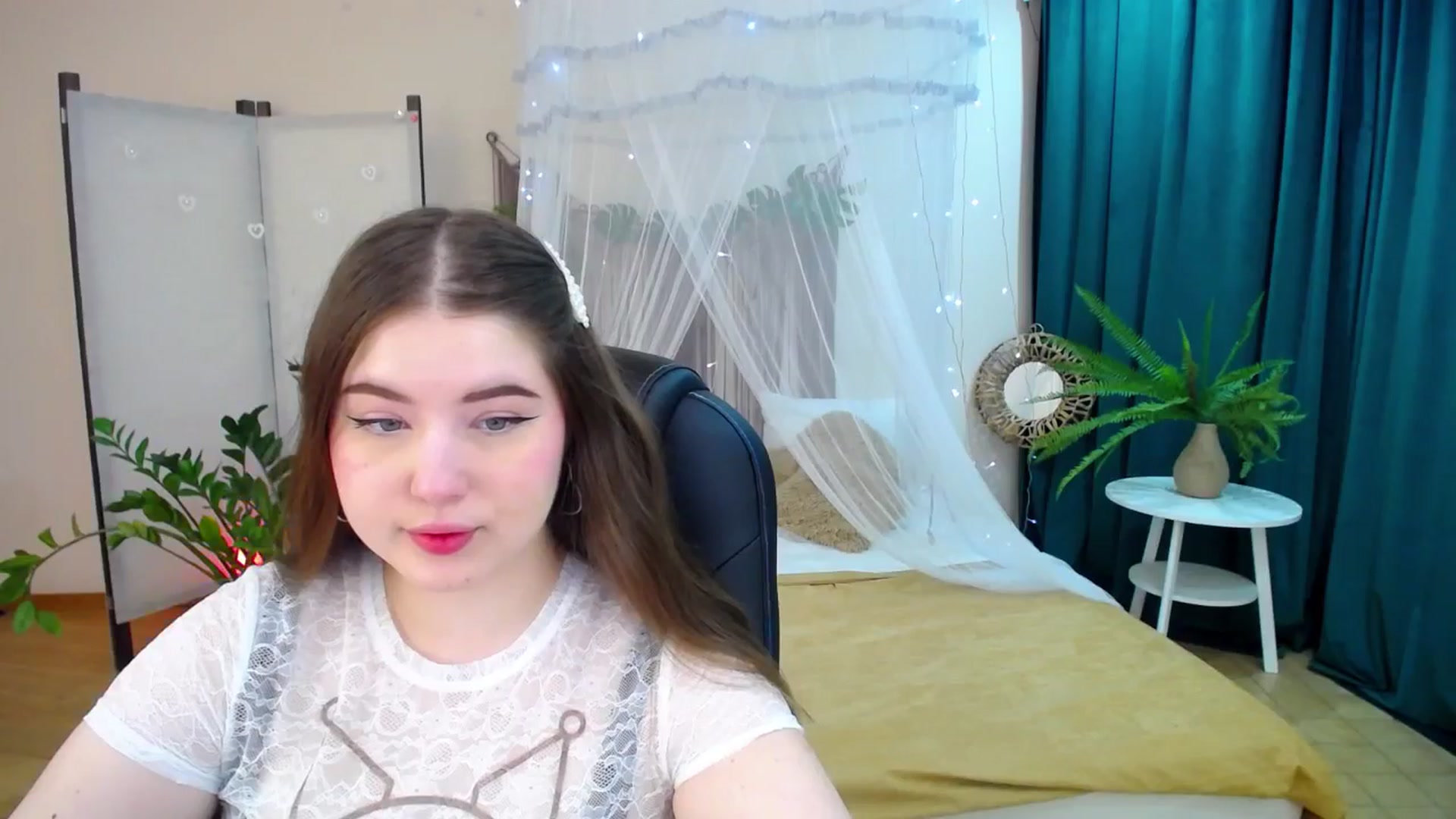 Gallery image thumbnail from AdmireMyEyes's myfreecams stream on, 04/28/2025, 18:48 image 5 of 20
