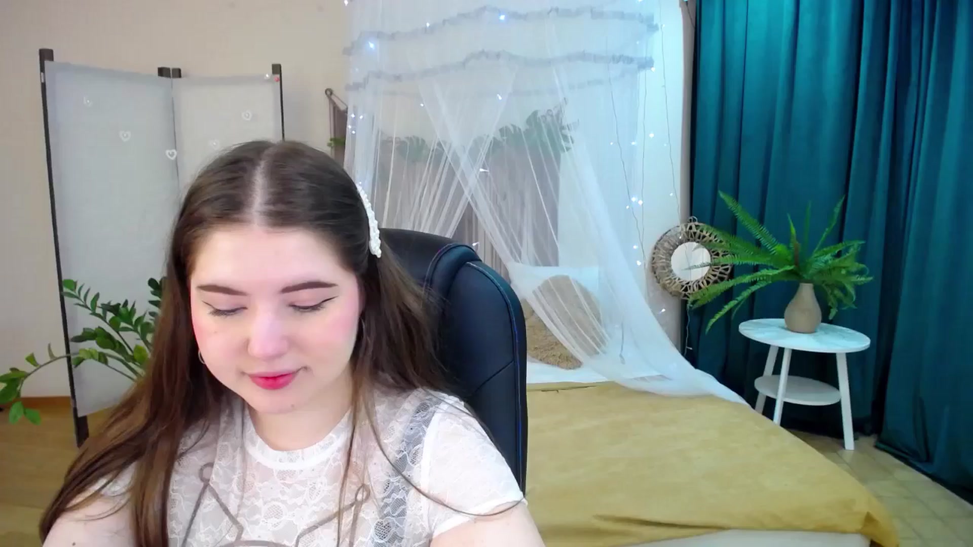 Gallery image thumbnail from AdmireMyEyes's myfreecams stream on, 04/28/2025, 18:48 image 3 of 20