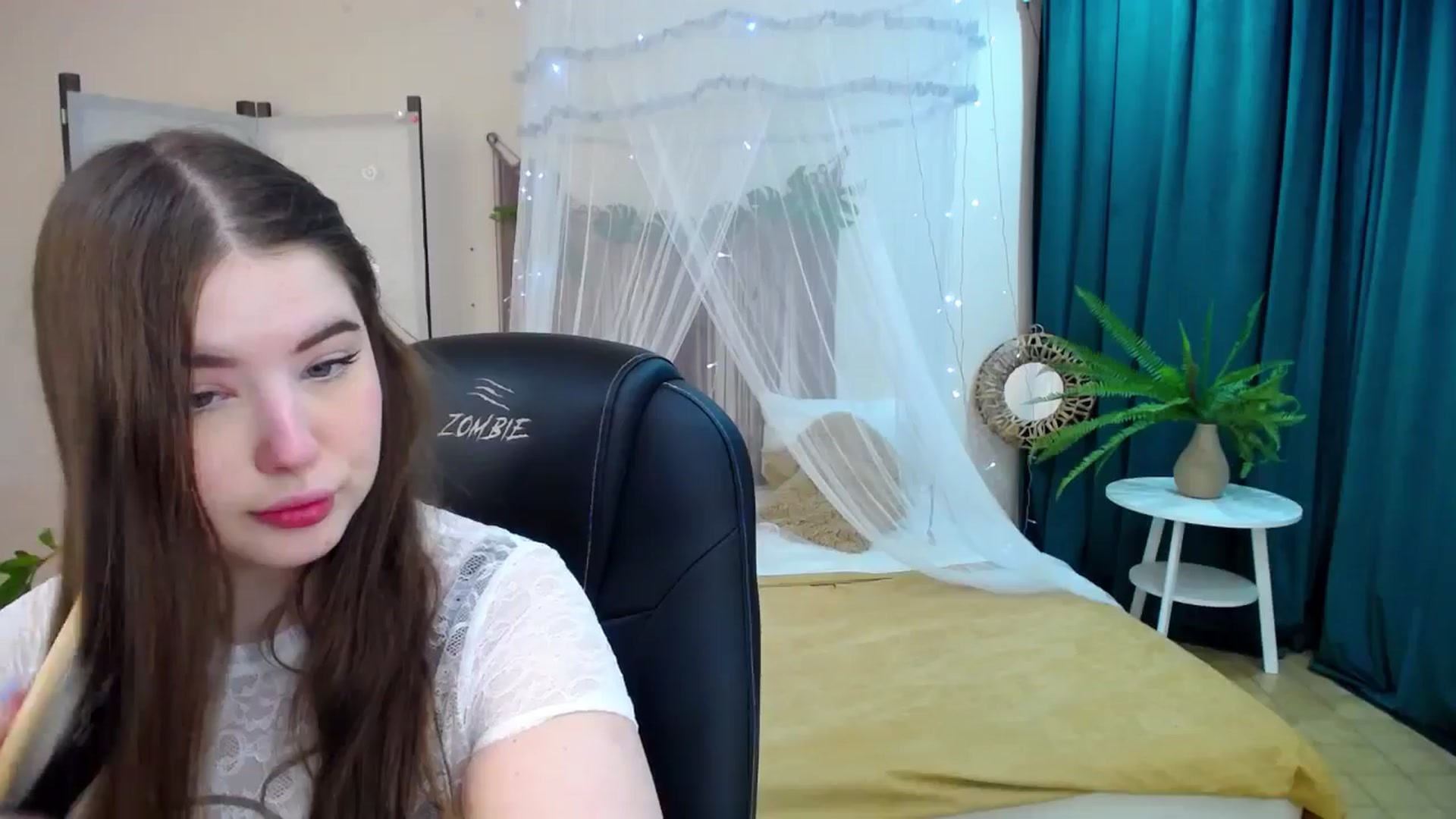 Gallery image thumbnail from AdmireMyEyes's myfreecams stream on, 04/28/2025, 18:48 image 4 of 20