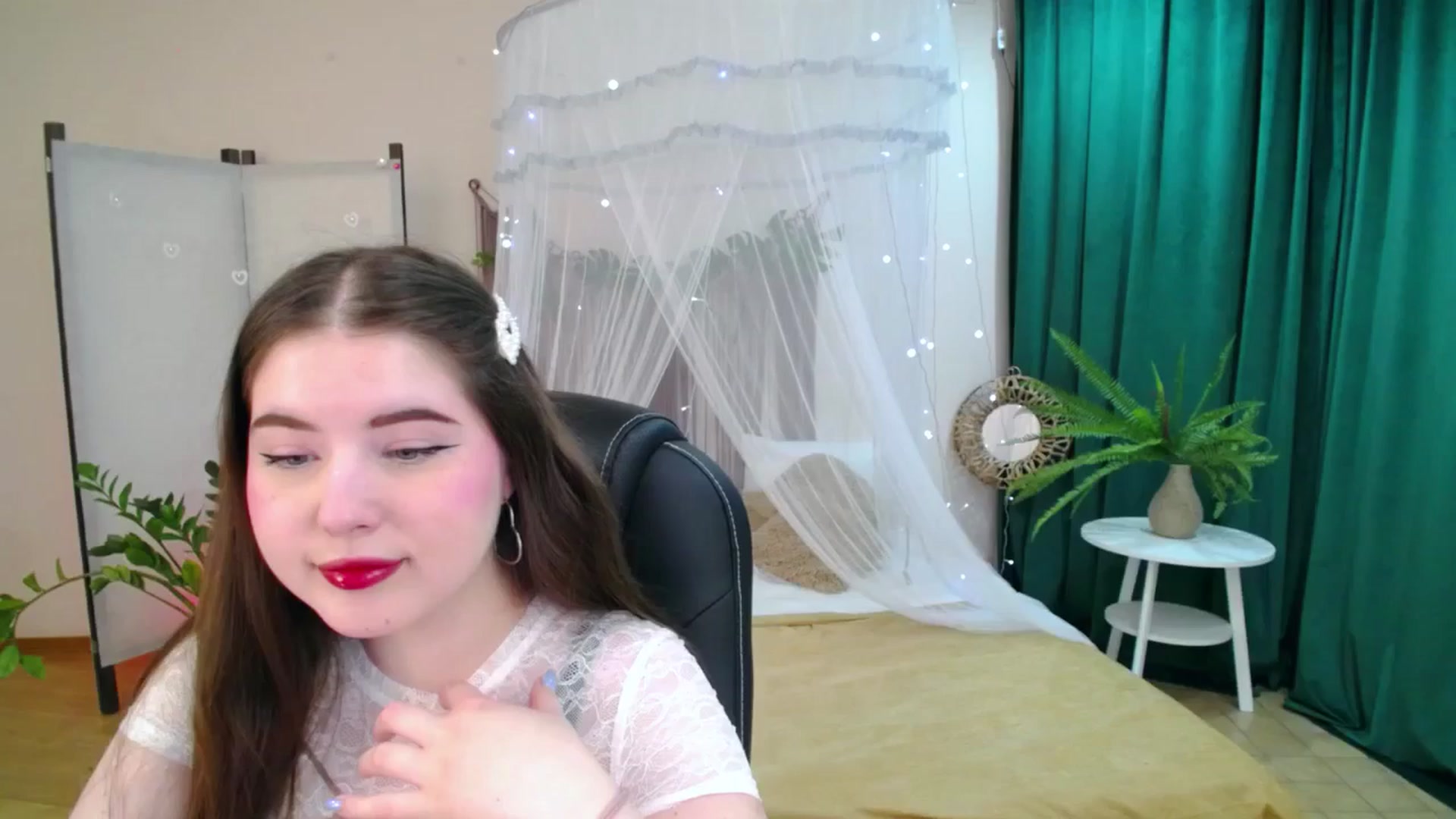 Gallery image thumbnail from AdmireMyEyes's myfreecams stream on, 04/28/2025, 19:46 image 1 of 20
