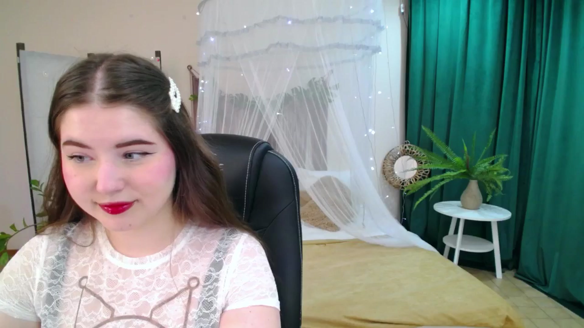 Gallery image thumbnail from AdmireMyEyes's myfreecams stream on, 04/28/2025, 19:46 image 12 of 20
